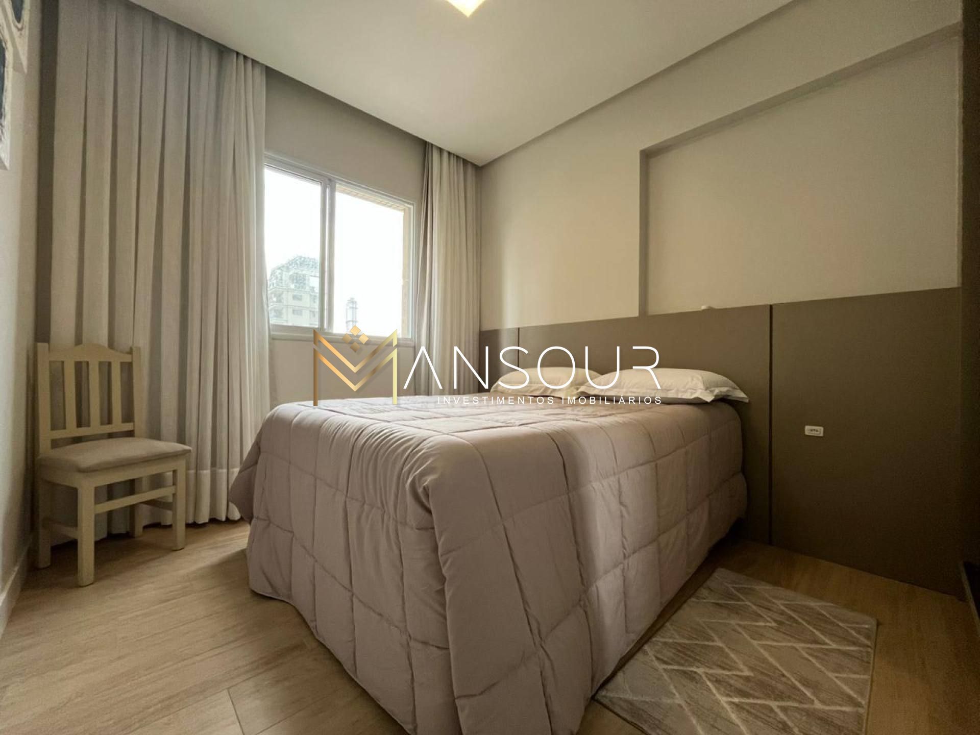 Apartamento Para Vender com 03 quartos 02 suítes no bairro Meia Praia em Itapema