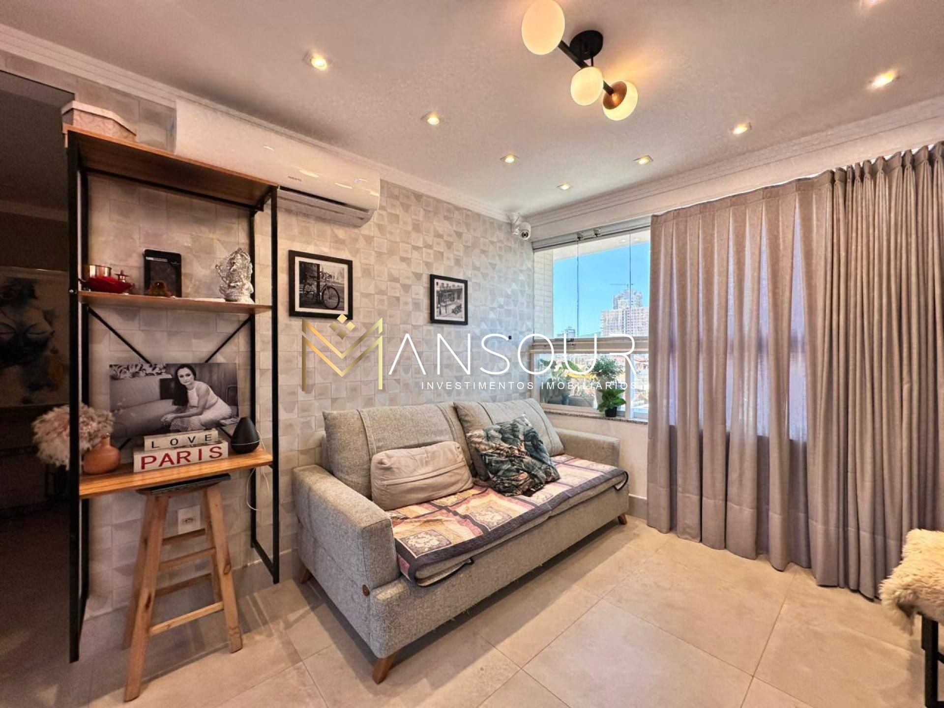 Apartamento Para Vender com 02 quartos 01 suítes no bairro Pereque em Porto Belo