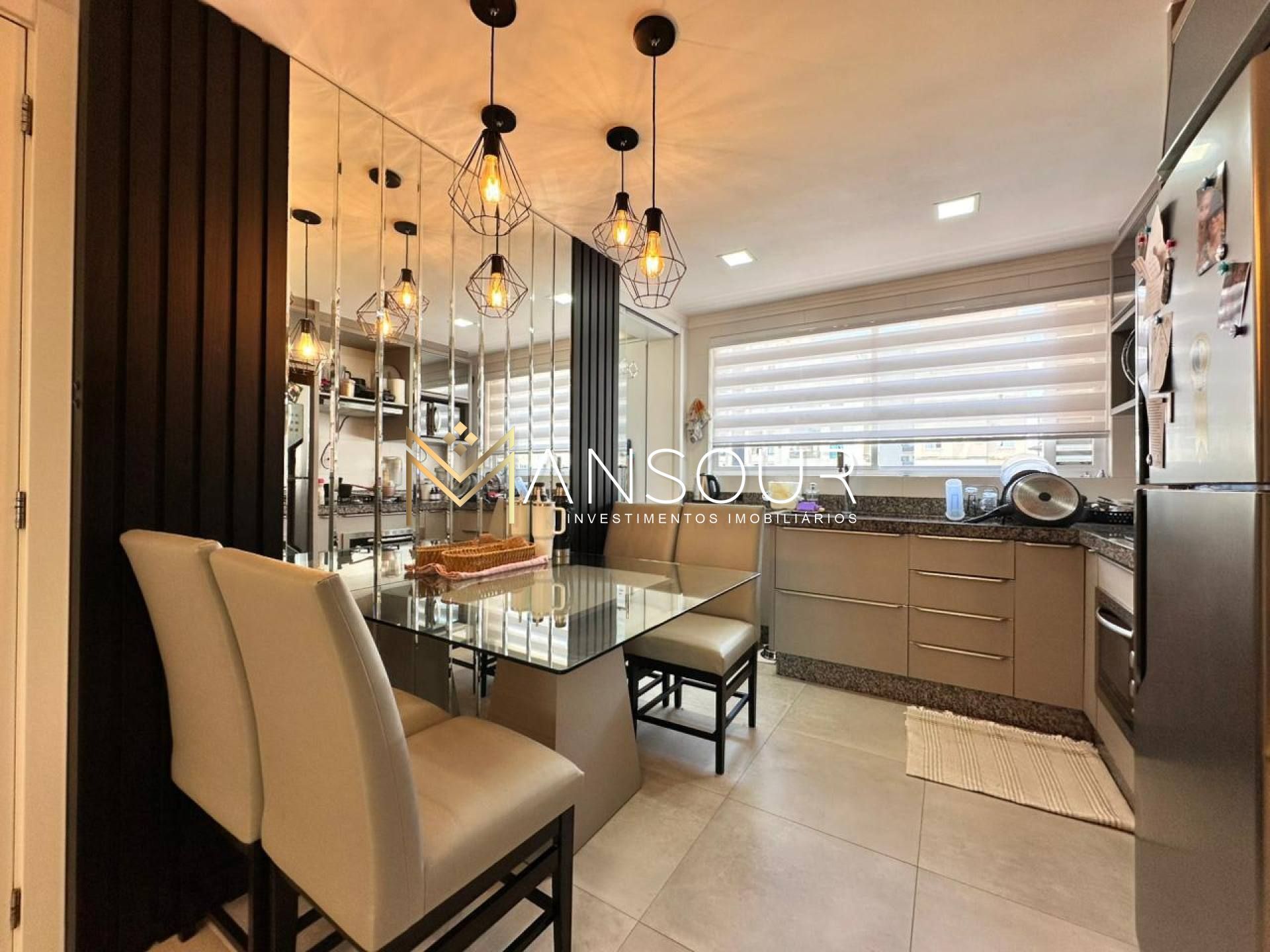 Apartamento Para Vender com 02 quartos 01 suítes no bairro Pereque em Porto Belo