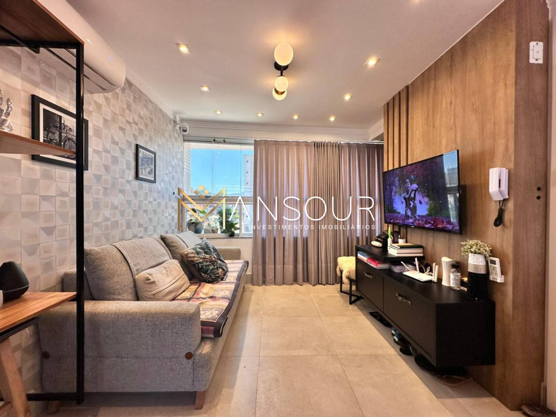 Apartamento Para Vender com 02 quartos 01 suítes no bairro Pereque em Porto Belo