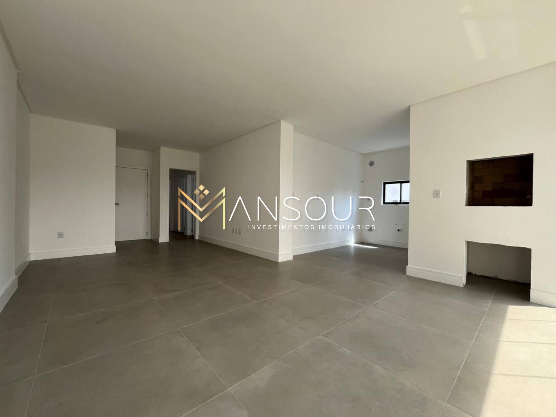 Apartamento Para Vender com 03 quartos 03 suítes no bairro Meia Praia em Itapema