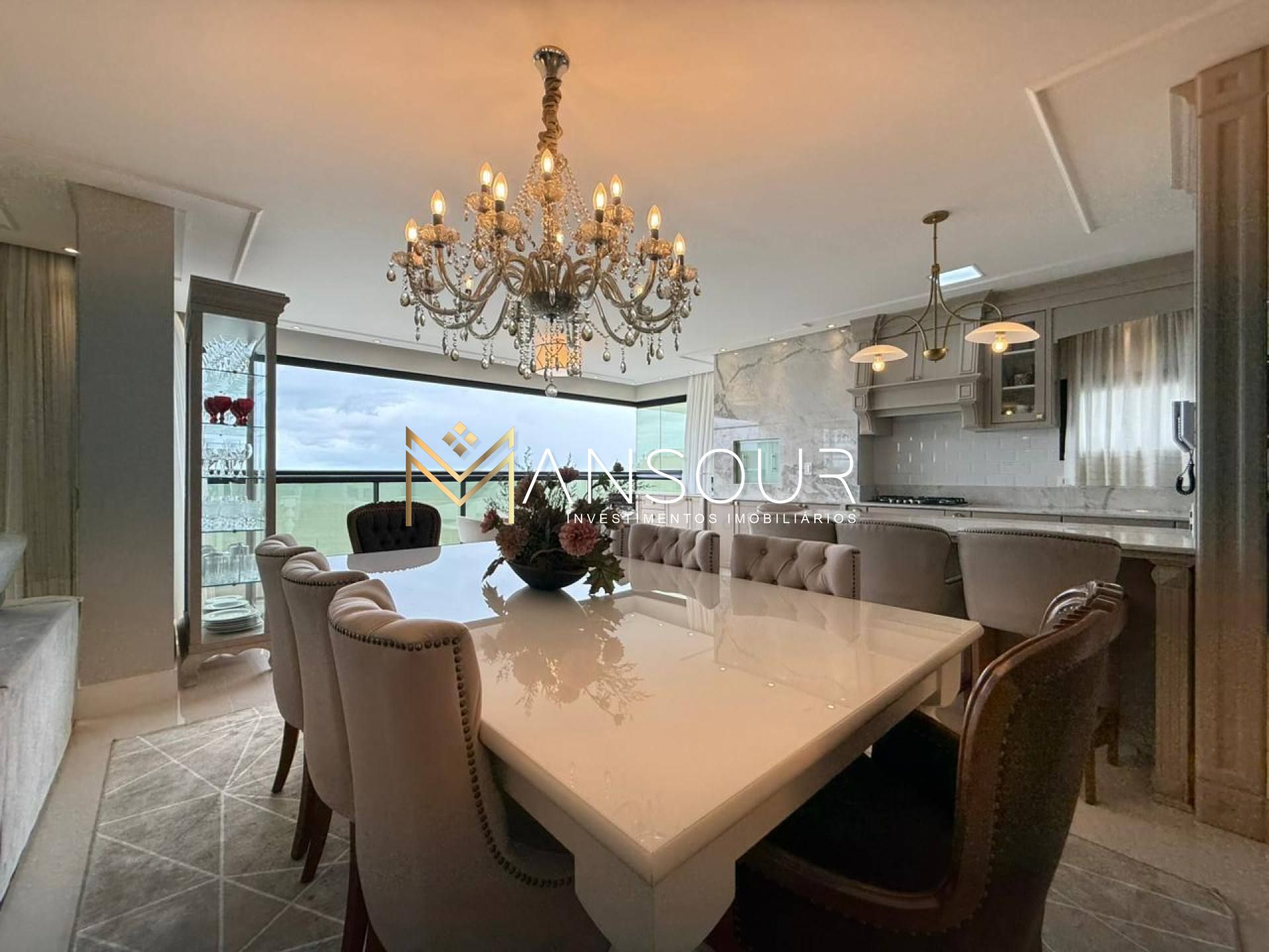 Apartamento Para Vender com 04 quartos 04 suítes no bairro Meia Praia em Itapema