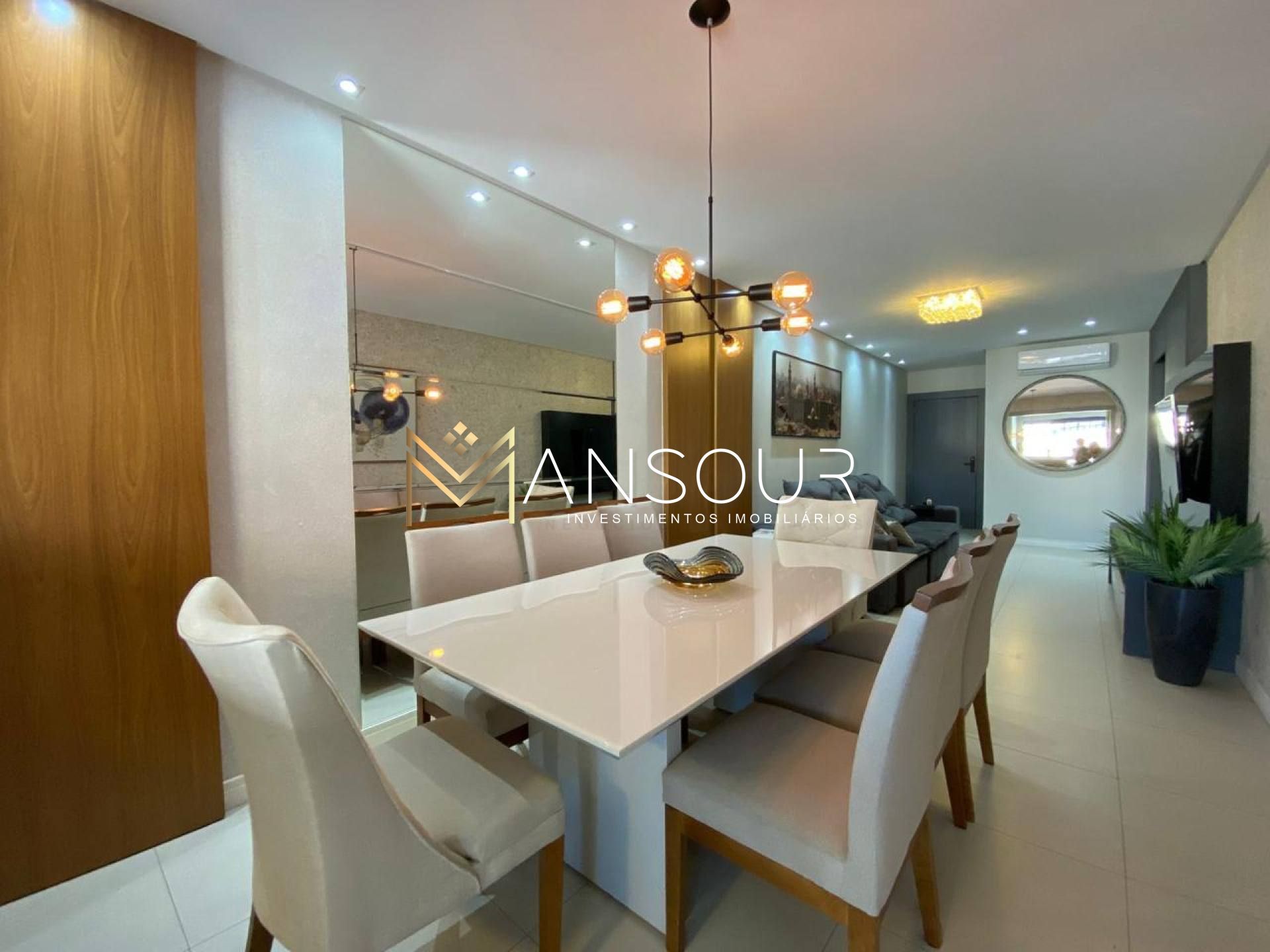 Apartamento Para Vender com 03 quartos 04 suítes no bairro Meia Praia em Itapema