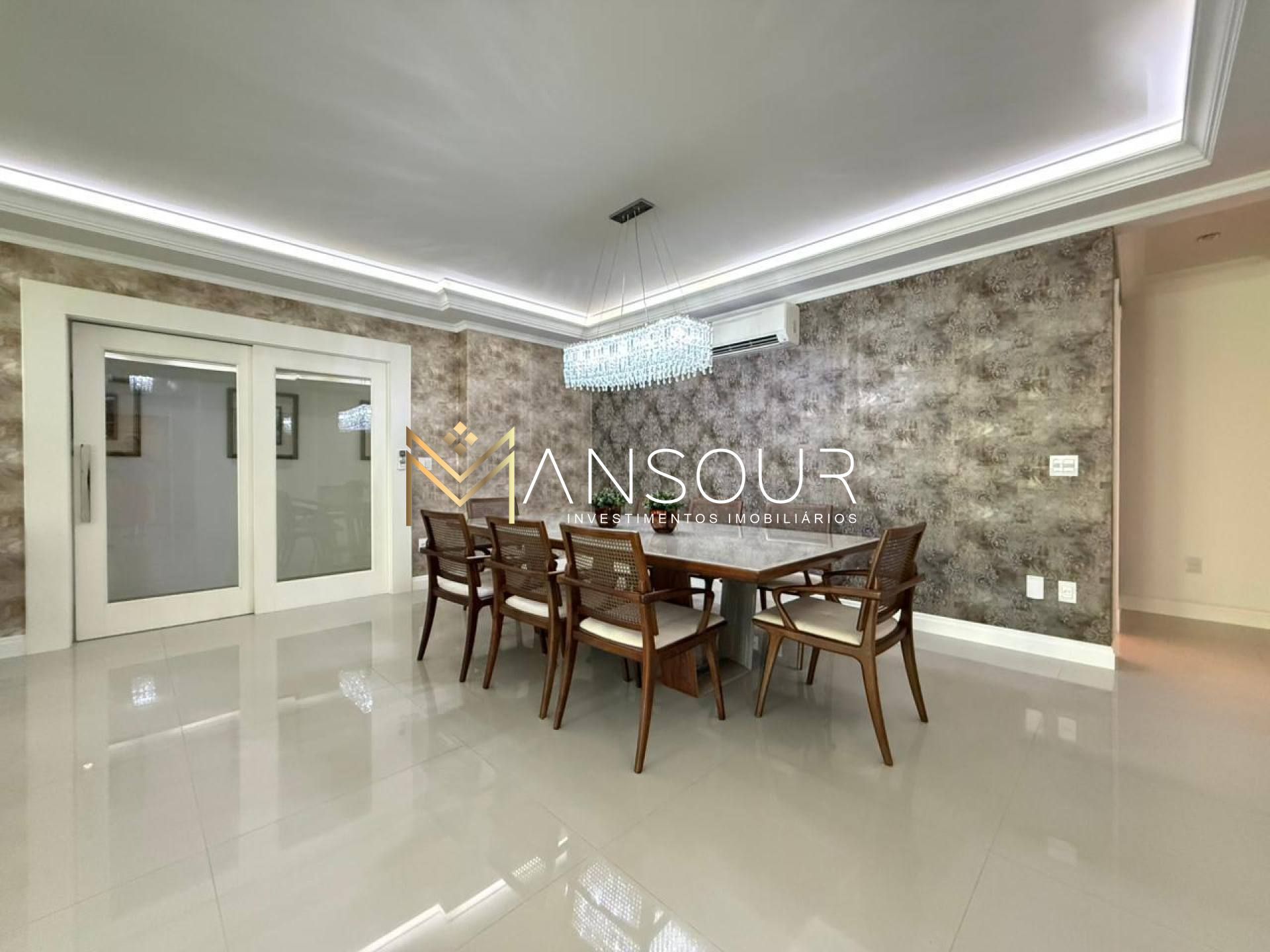 Apartamento Para Vender com 04 quartos 04 suítes no bairro Meia Praia em Itapema