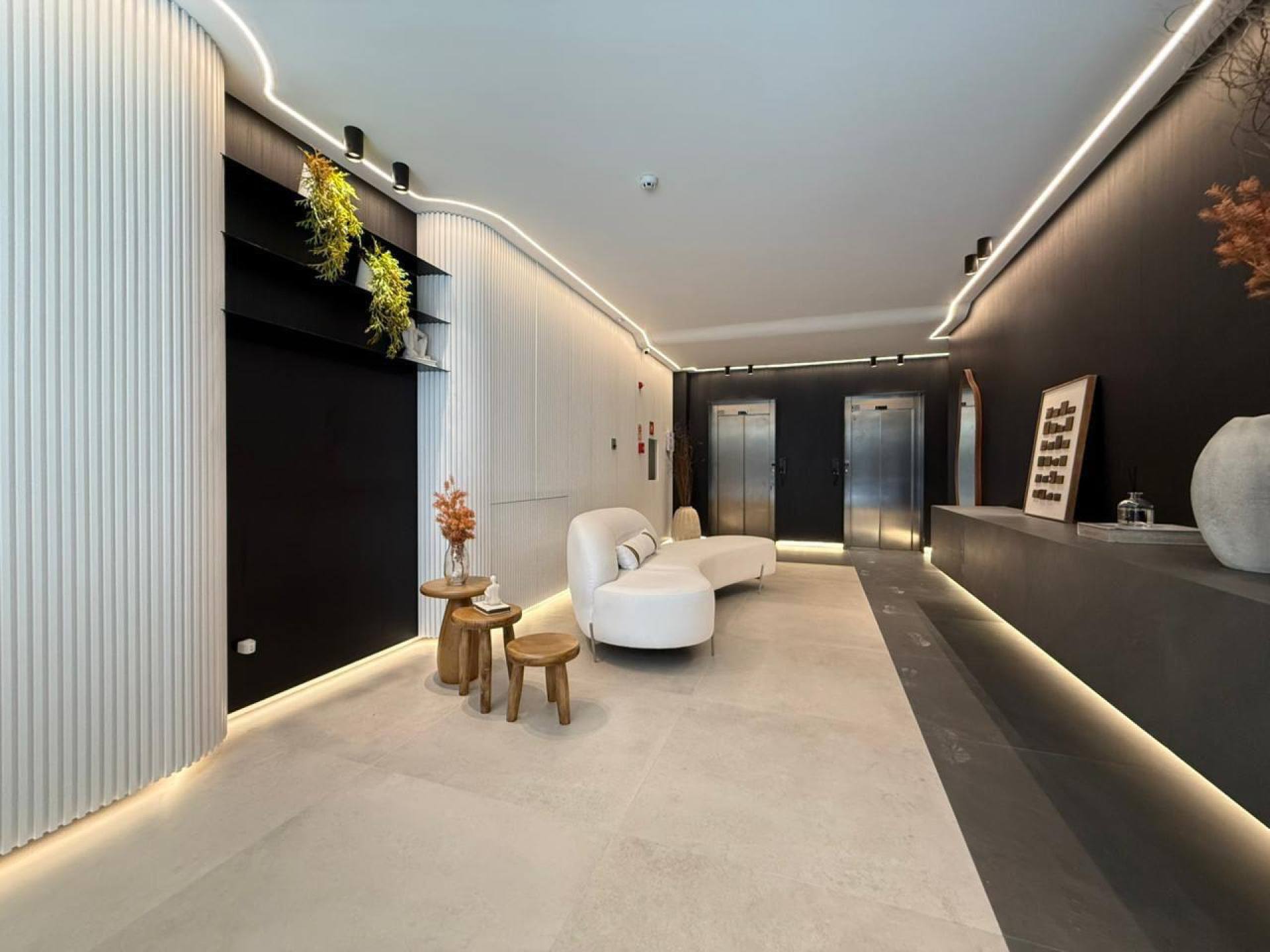 Apartamento Para Vender com 03 quartos 01 suítes no bairro Morretes em Itapema