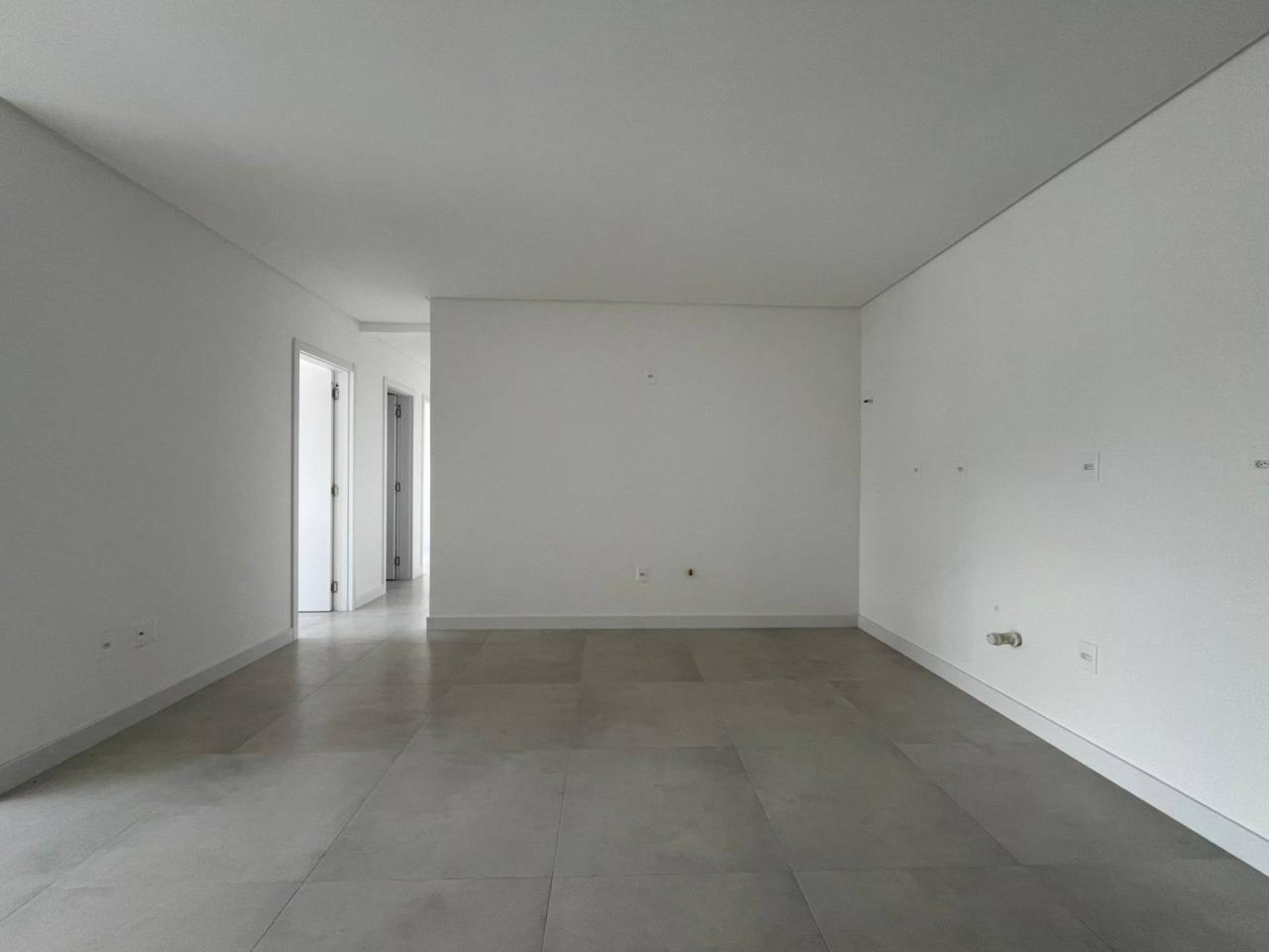 Apartamento Para Vender com 03 quartos 01 suítes no bairro Morretes em Itapema