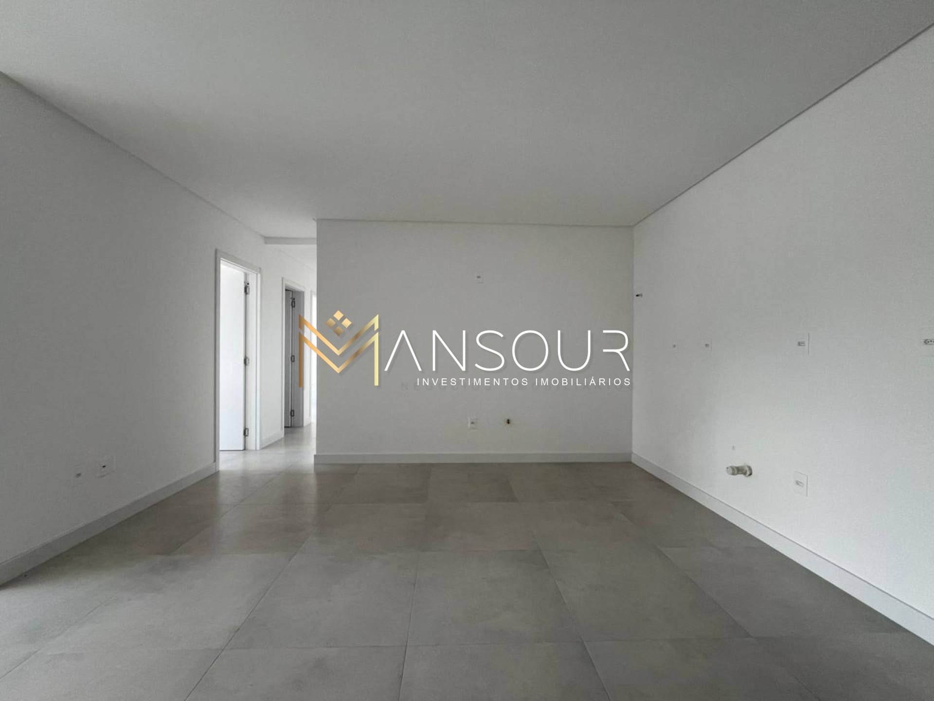 Apartamento Para Vender com 03 quartos 01 suítes no bairro Morretes em Itapema