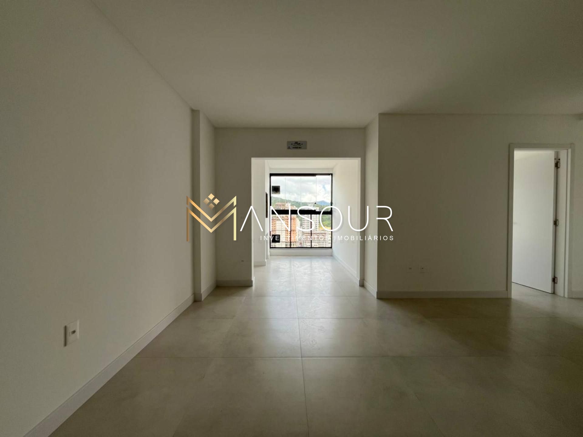 Apartamento Para Vender com 03 quartos 01 suítes no bairro Morretes em Itapema