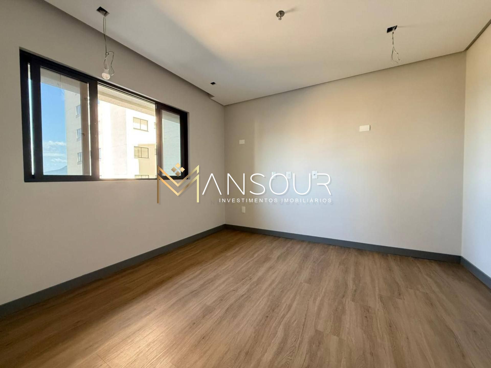 Apartamento Para Vender com 01 quartos no bairro Meia Praia em Itapema