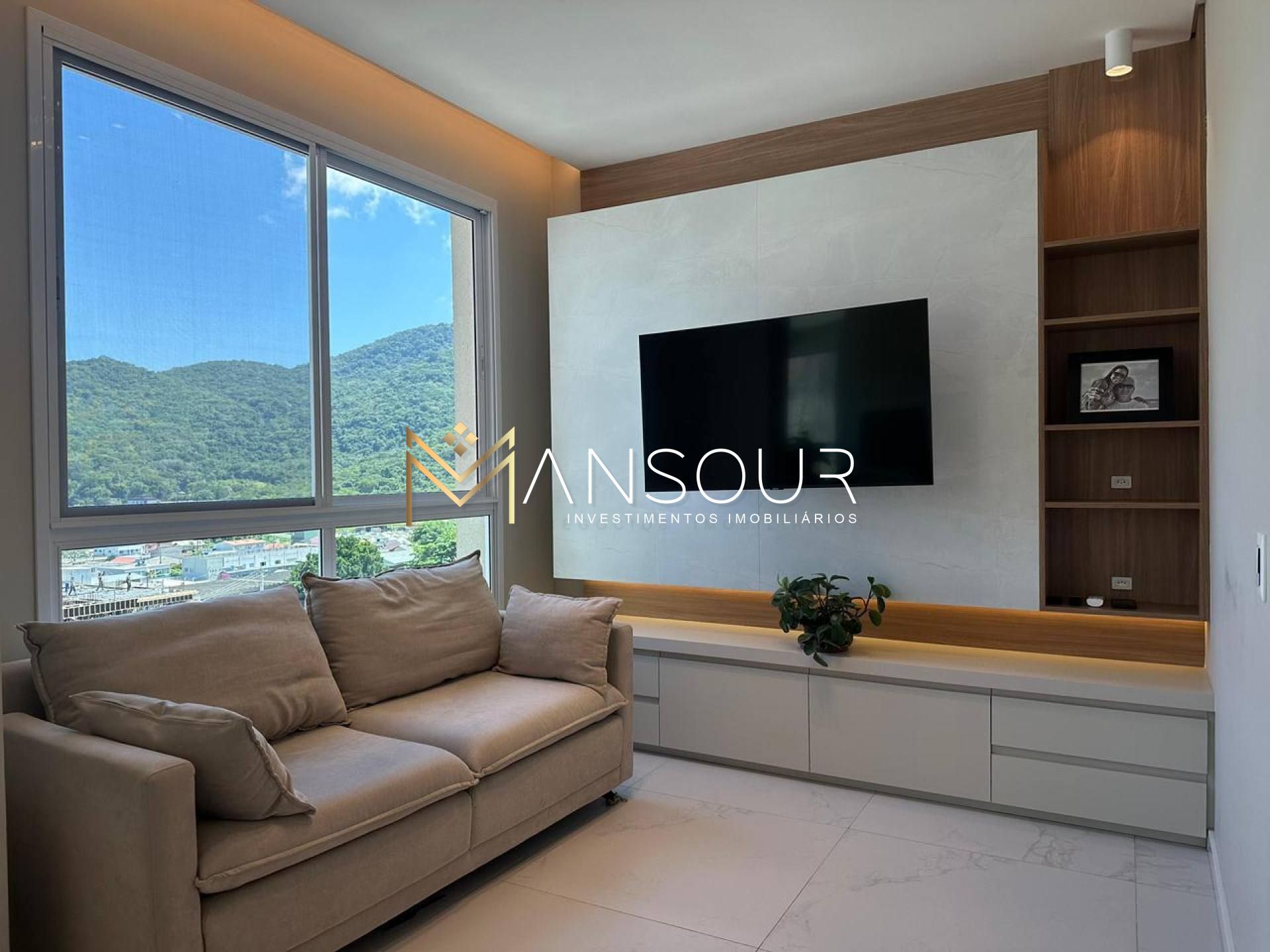 Apartamento Para Vender com 03 quartos 03 suítes no bairro Centro em Itapema