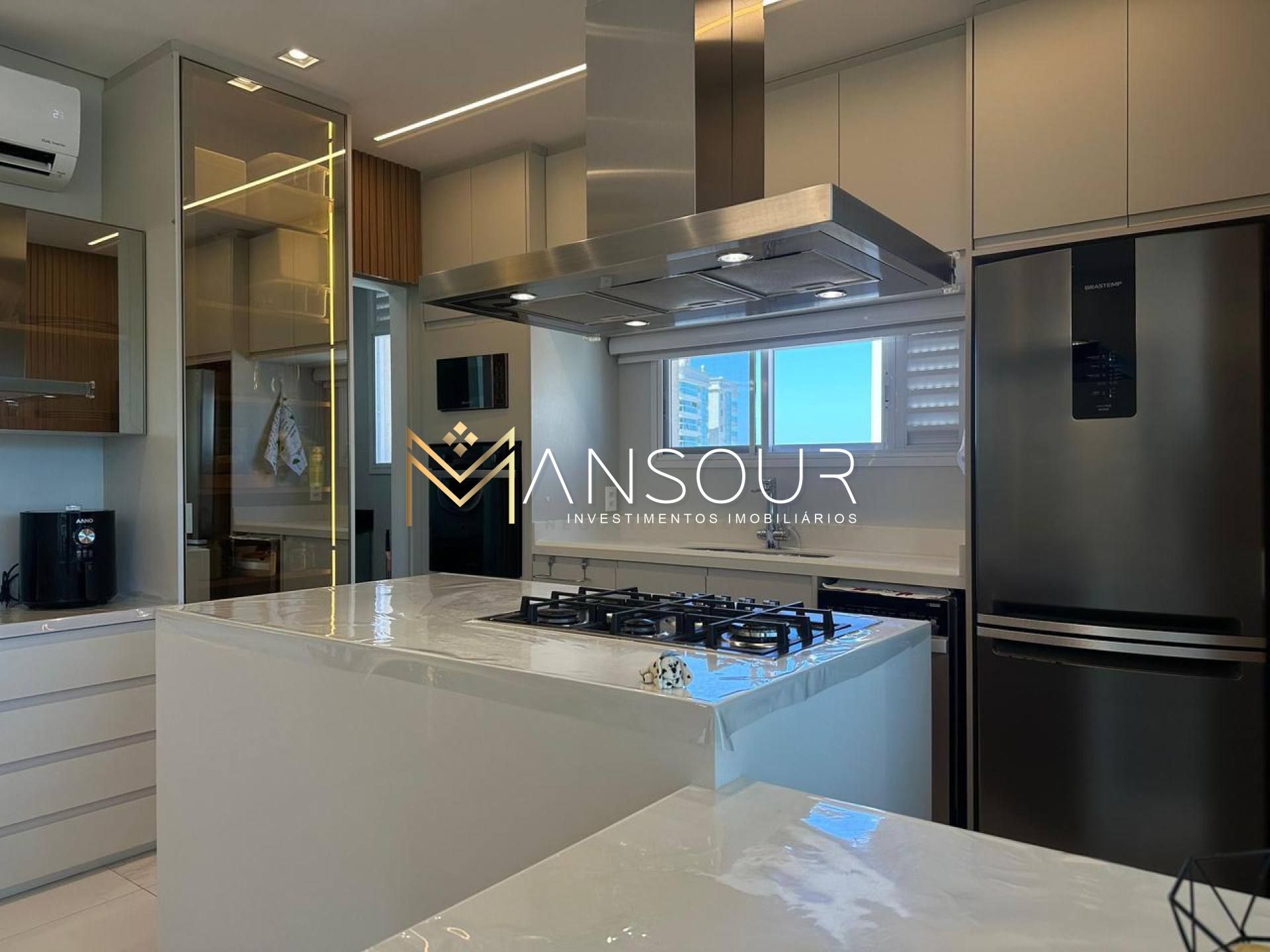 Apartamento Para Vender com 03 quartos 03 suítes no bairro Centro em Itapema