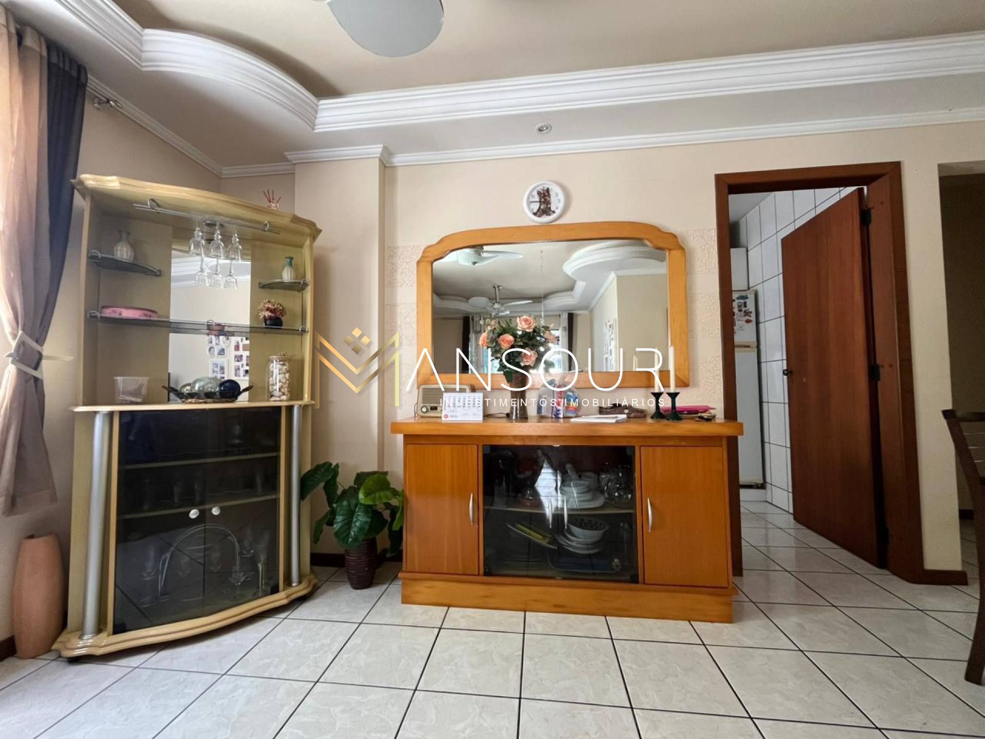 Apartamento Para Vender com 3 quartos 01 suítes no bairro Centro em Itapema