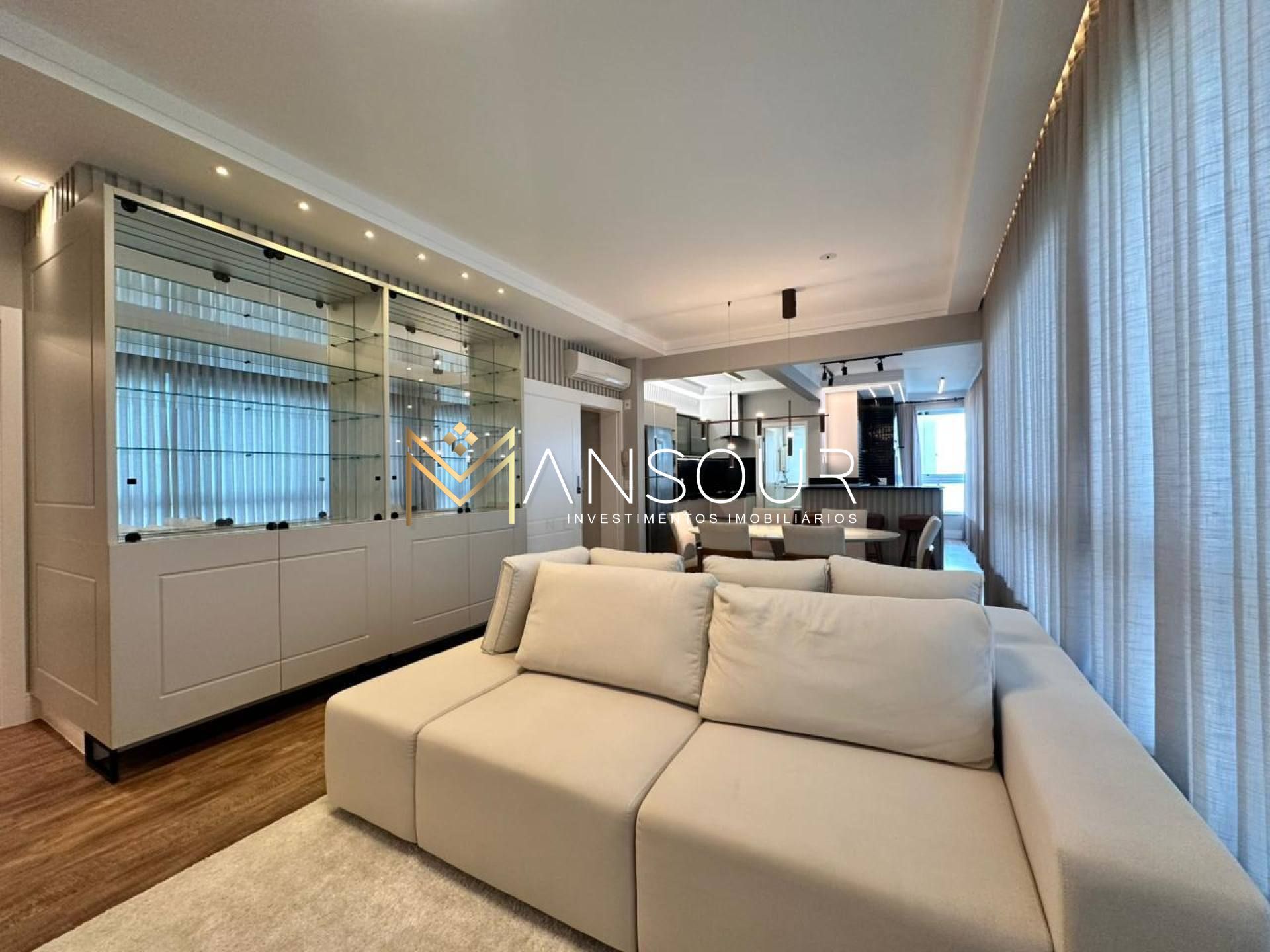 Apartamento Para Vender com 03 quartos 03 suítes no bairro Meia Praia em Itapema