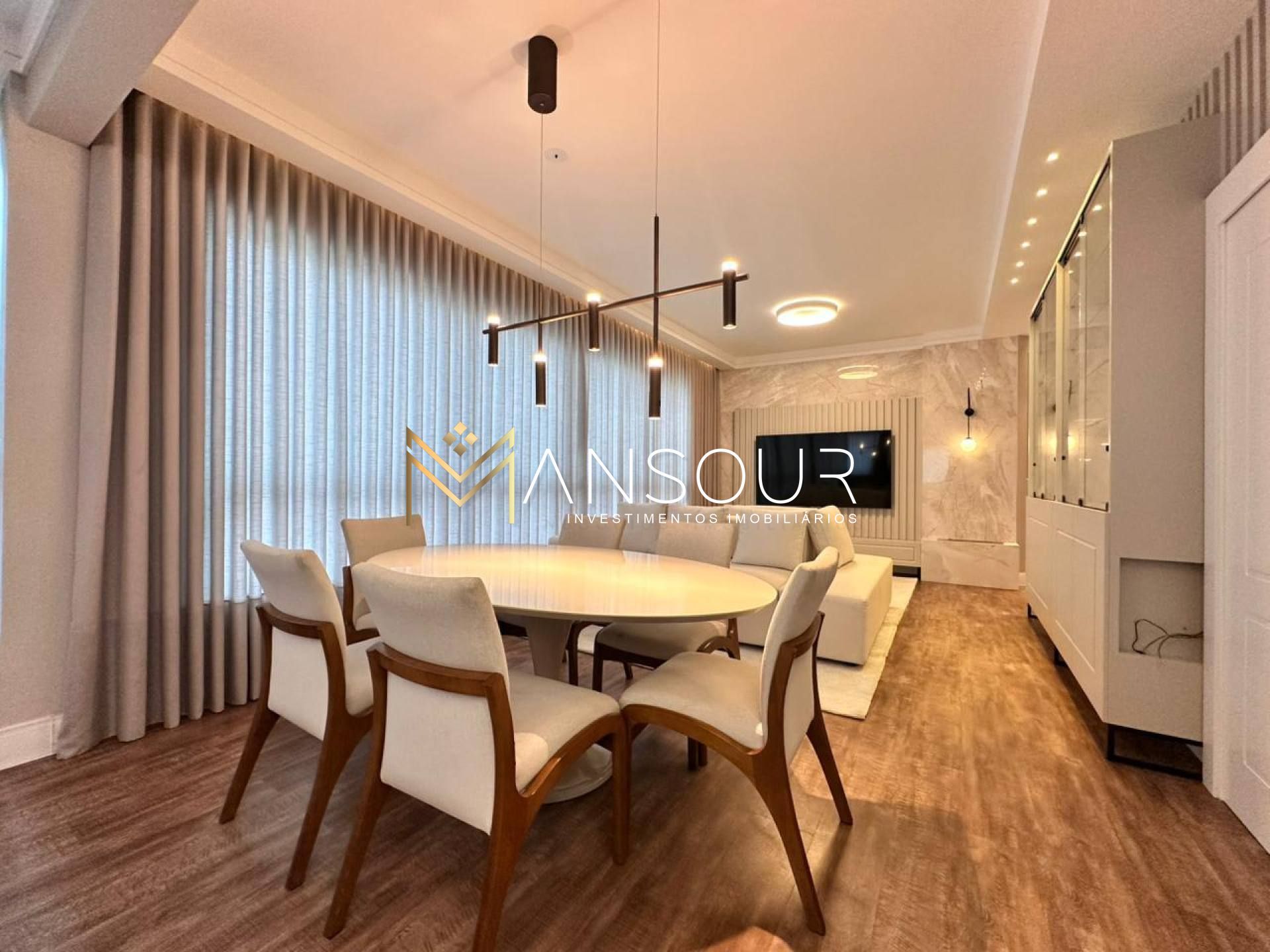 Apartamento Para Vender com 03 quartos 03 suítes no bairro Meia Praia em Itapema