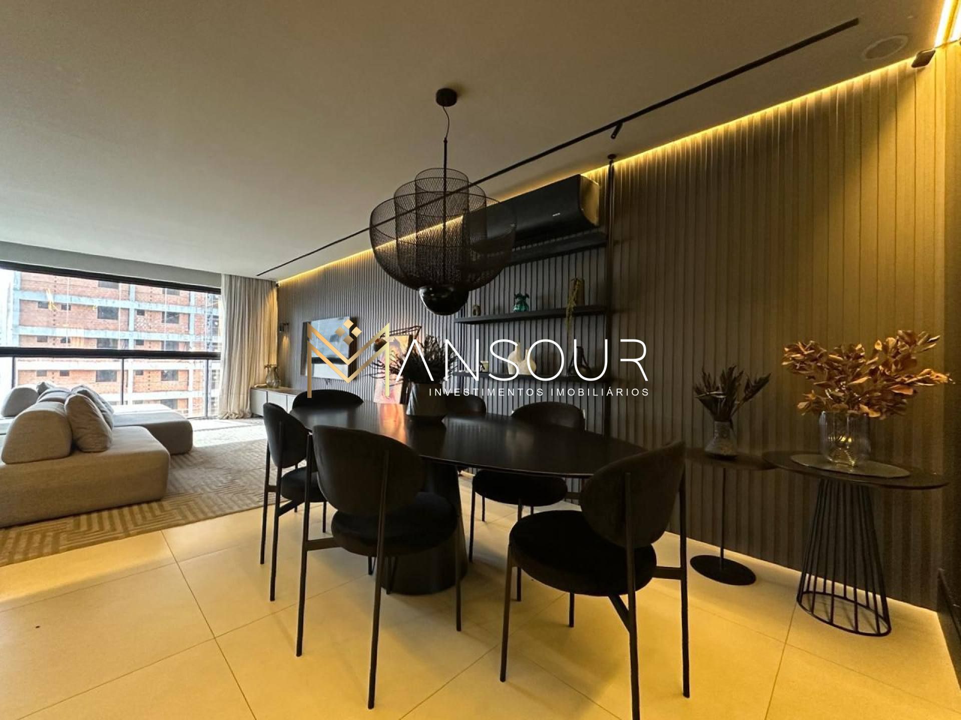 Apartamento Para Vender com 03 quartos 03 suítes no bairro Meia Praia em Itapema