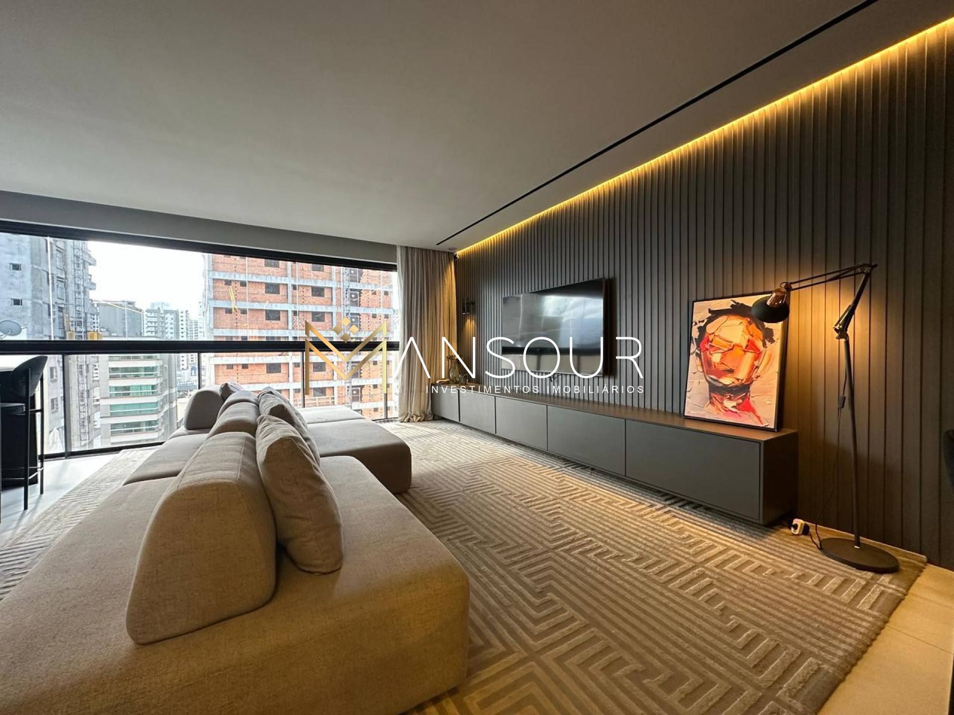 Apartamento Para Vender com 03 quartos 03 suítes no bairro Meia Praia em Itapema