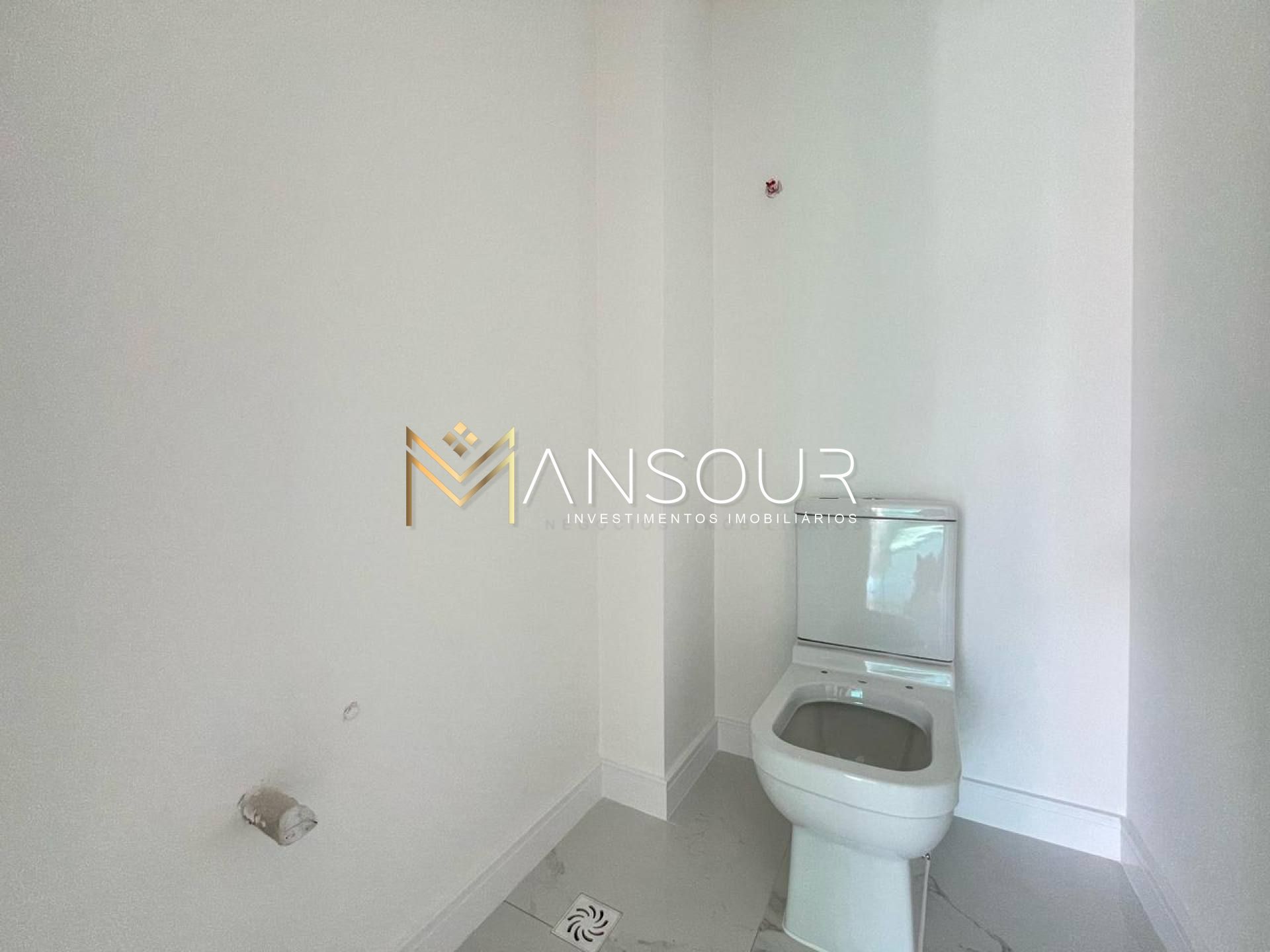 Apartamento Para Vender com 03 quartos 03 suítes no bairro Meia Praia em Itapema