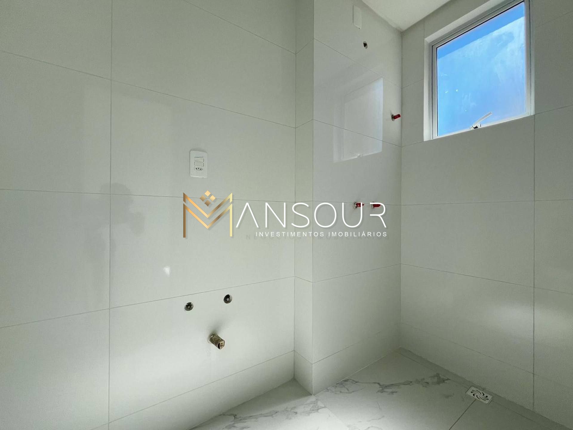 Apartamento Para Vender com 03 quartos 03 suítes no bairro Meia Praia em Itapema