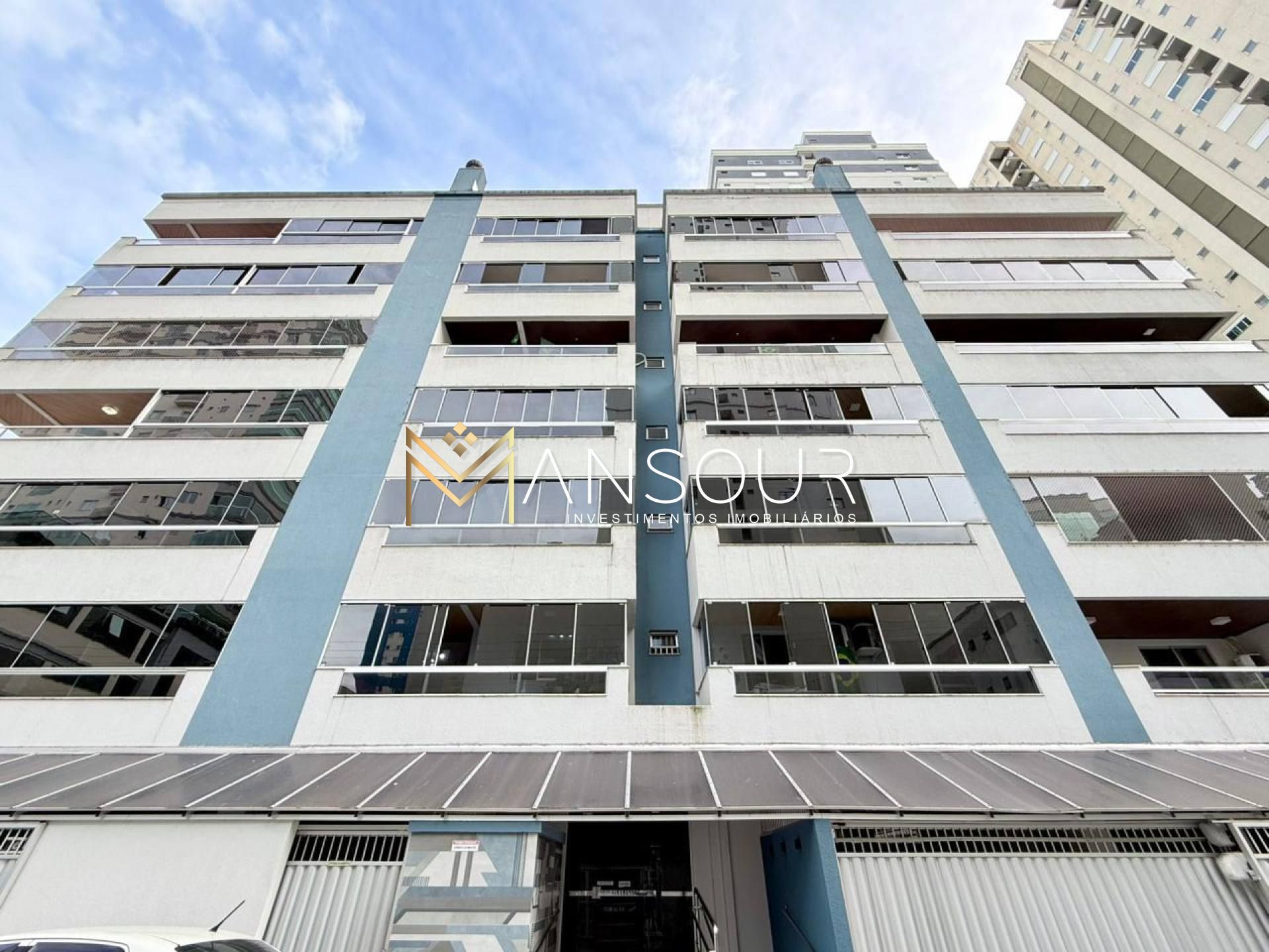 Apartamento Para Vender com 3 quartos 1 suítes no bairro Meia Praia em Itapema