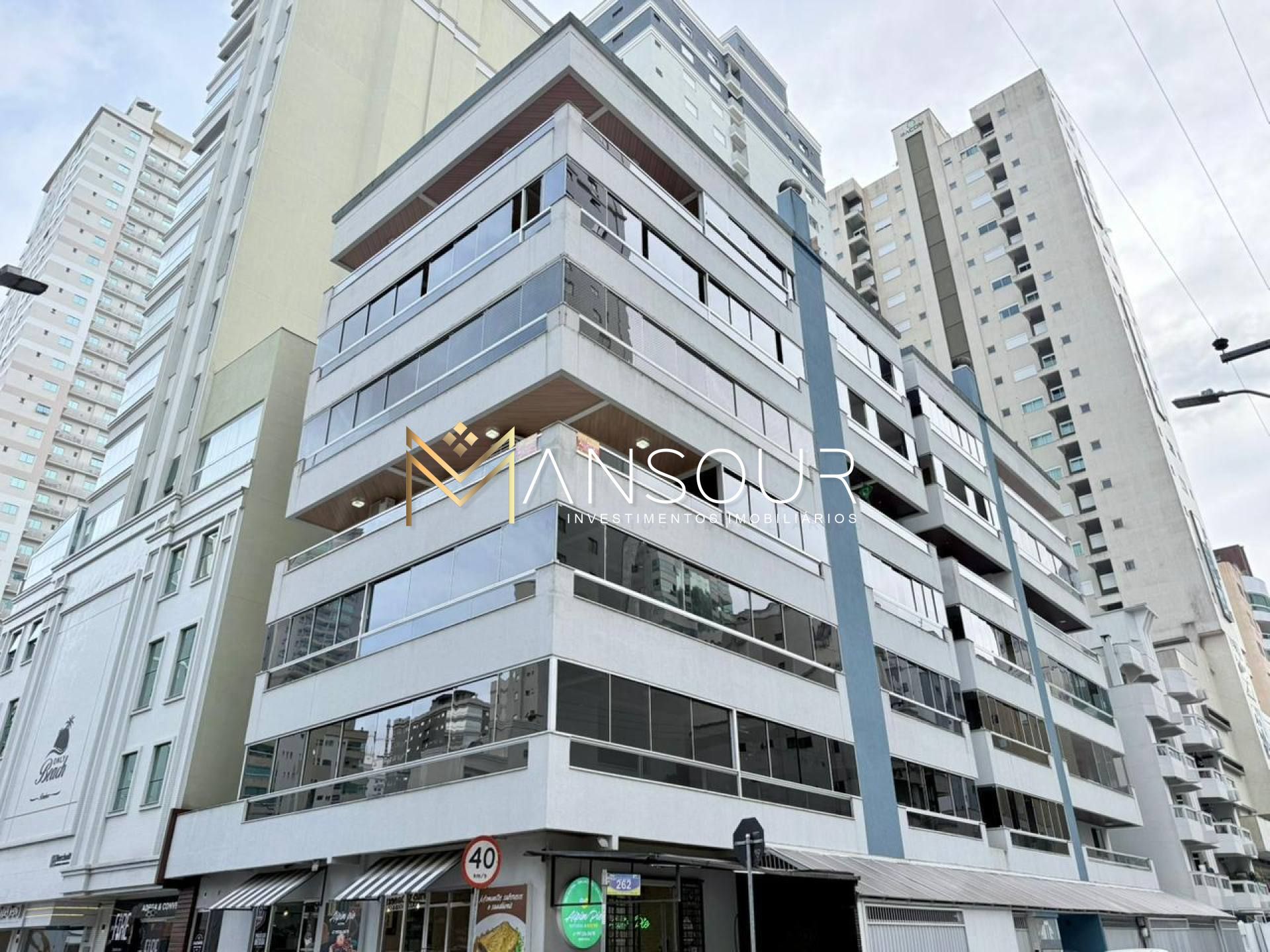 Apartamento Para Vender com 3 quartos 1 suítes no bairro Meia Praia em Itapema
