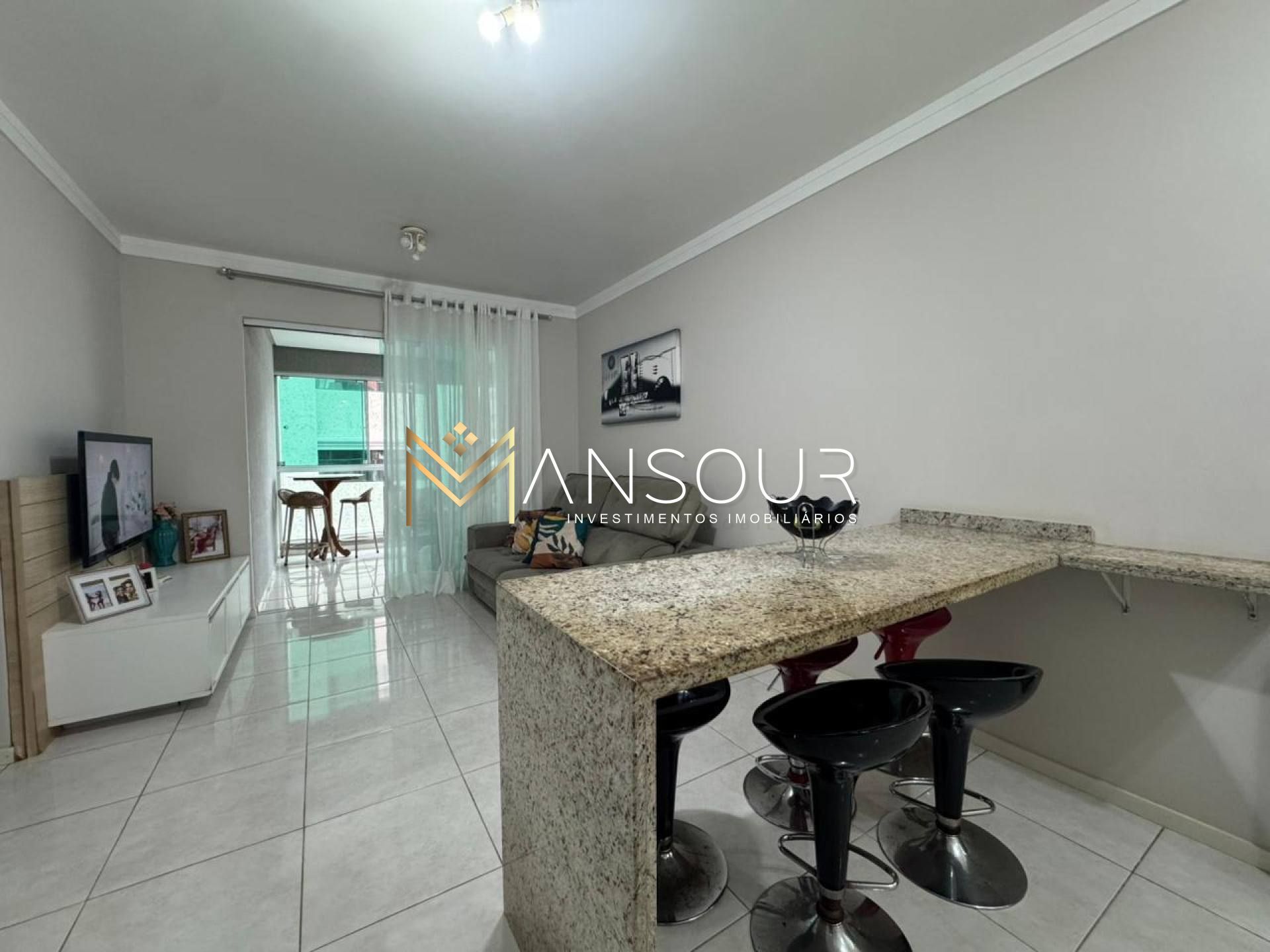 Apartamento Para Vender com 2 quartos 1 suítes no bairro Meia Praia em Itapema