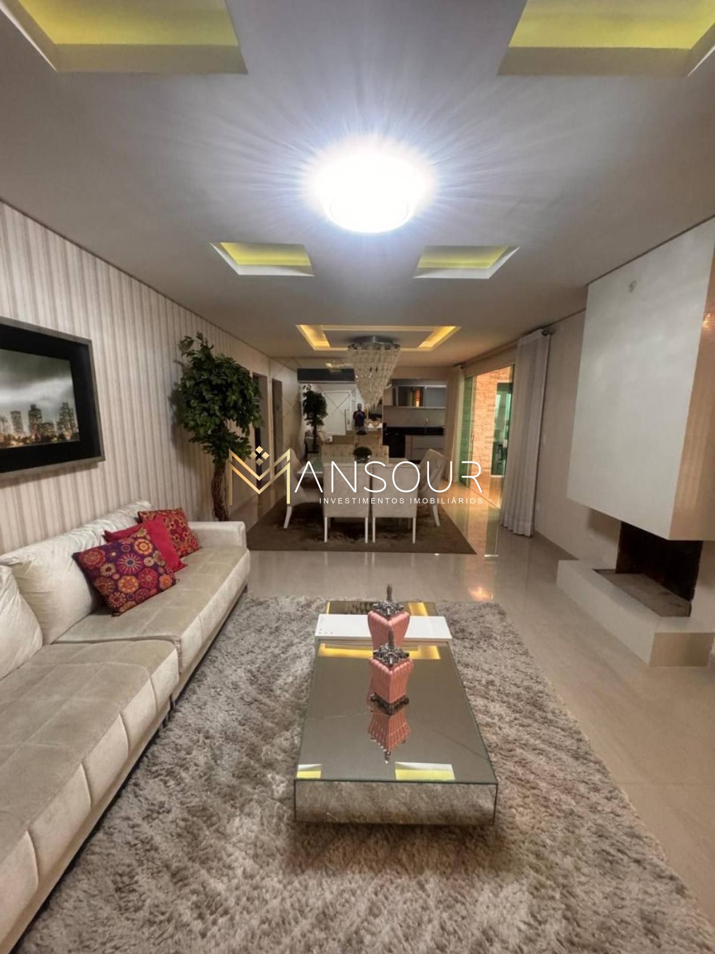 Apartamento Para Vender com  4 suítes no bairro Meia Praia em Itapema