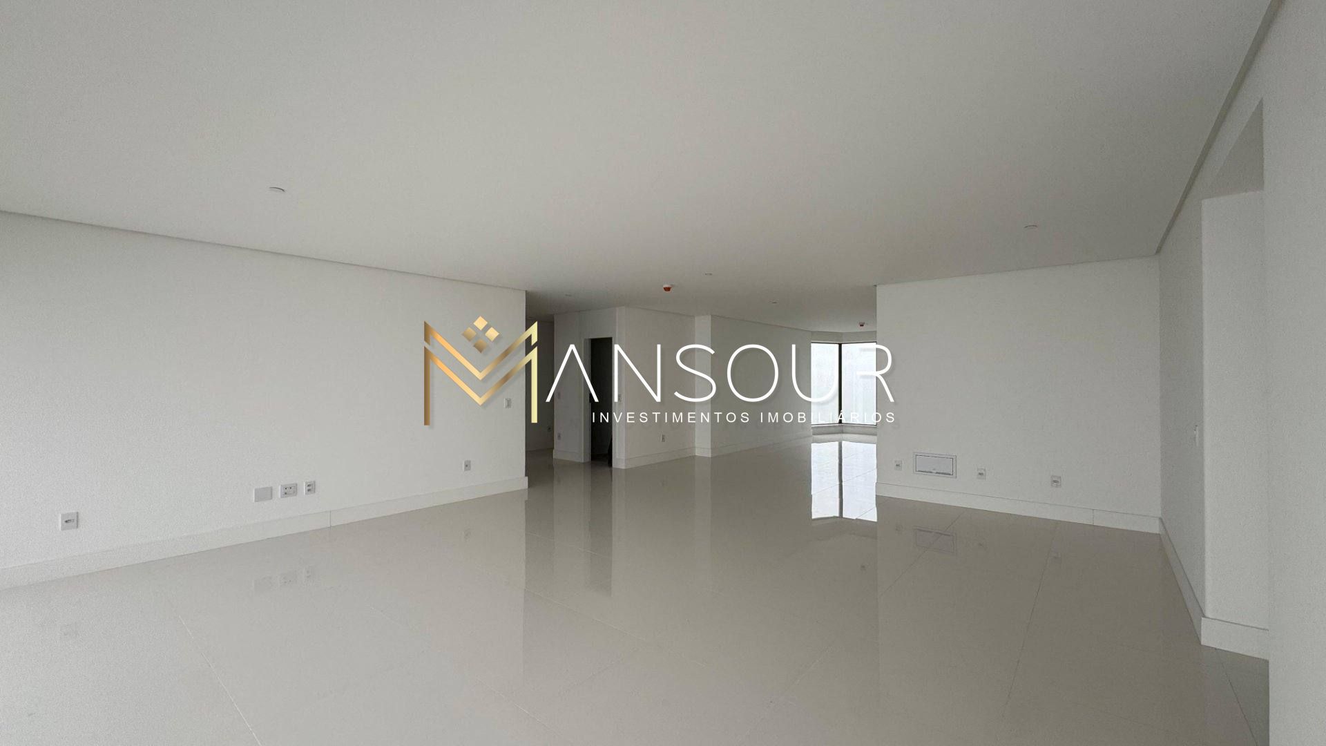 Apartamento Para Vender com 4 suítes no bairro Barra Sul em Balneário Camboriú