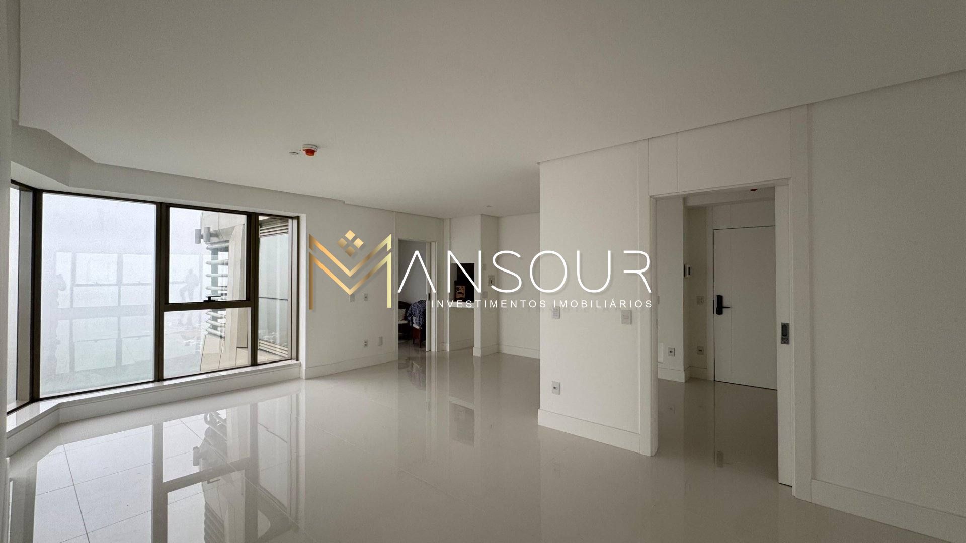 Apartamento Para Vender com 4 suítes no bairro Barra Sul em Balneário Camboriú