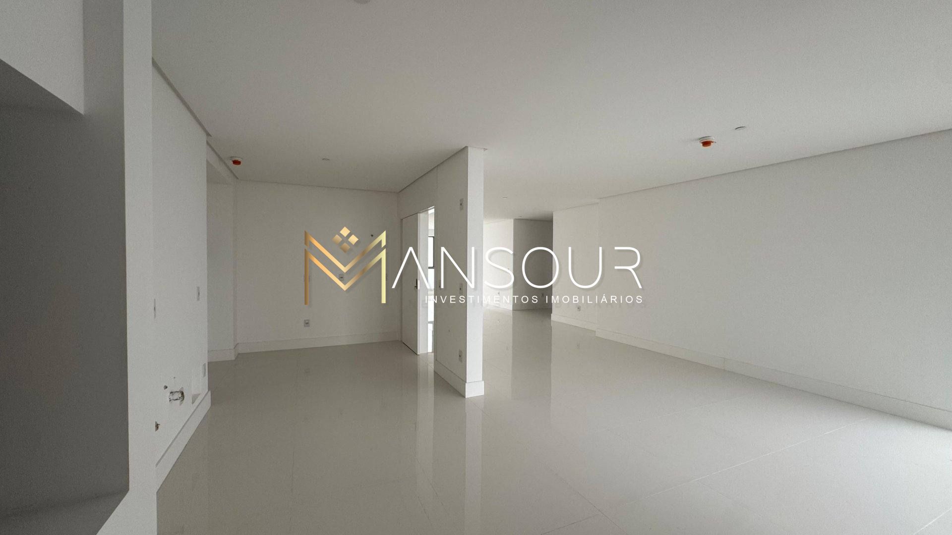 Apartamento Para Vender com 4 suítes no bairro Barra Sul em Balneário Camboriú