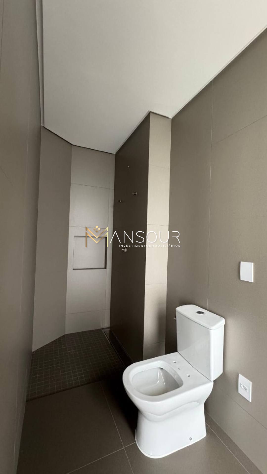 Apartamento Para Vender com 4 suítes no bairro Barra Sul em Balneário Camboriú