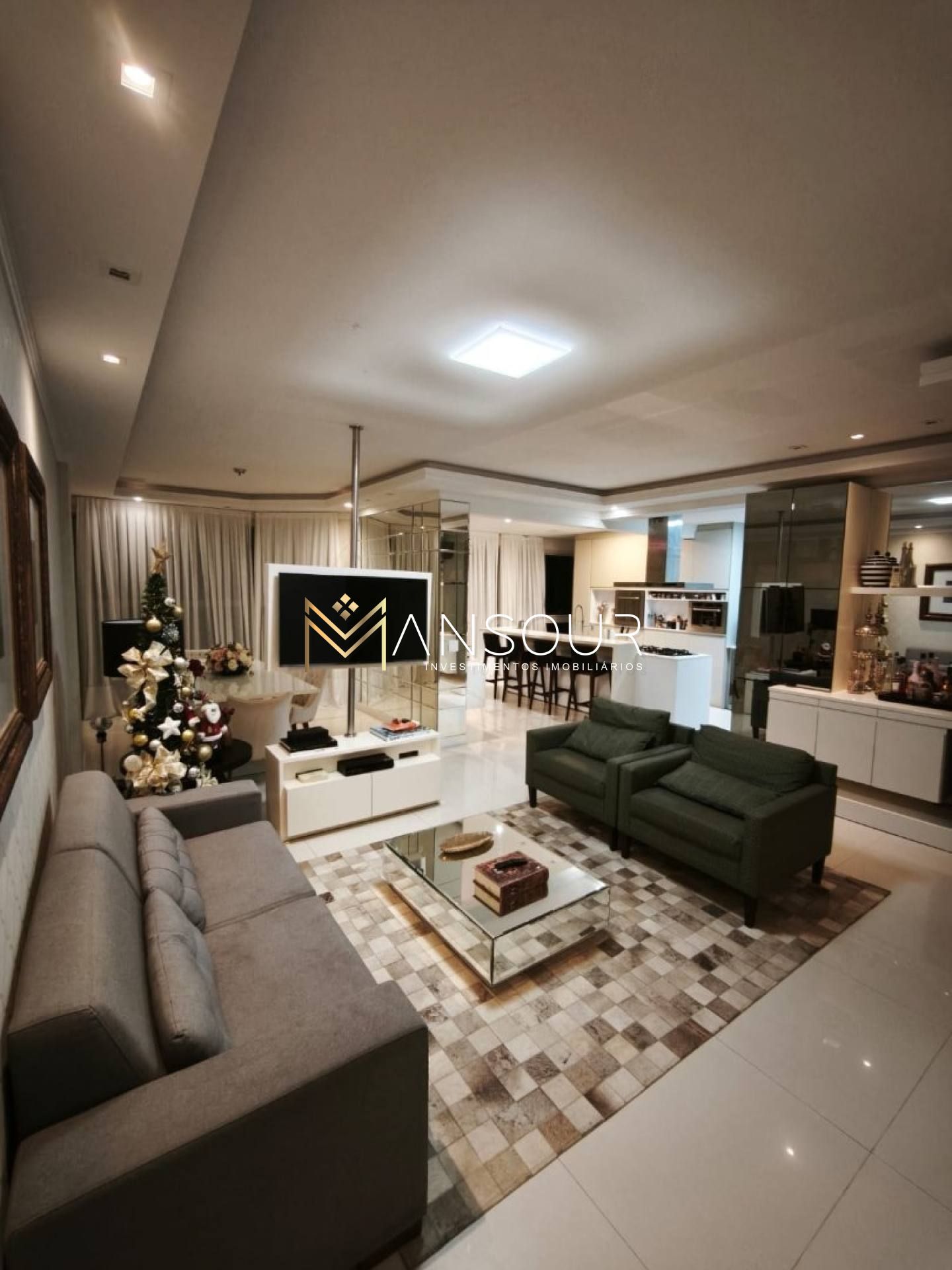 Apartamento Para Vender com 3 suítes no bairro Meia Praia em Itapema