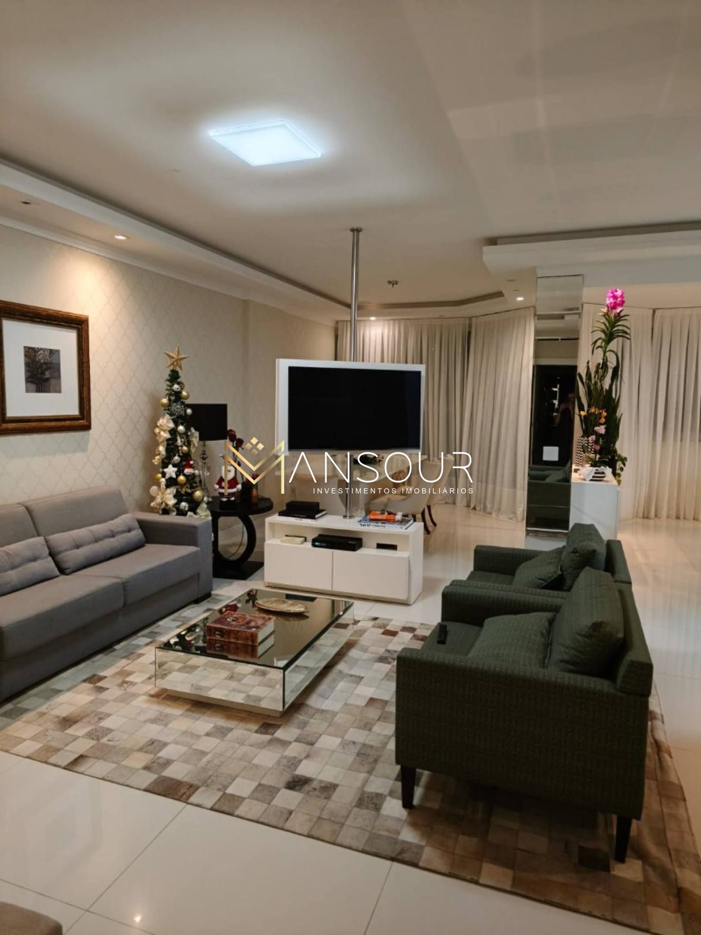 Apartamento Para Vender com 3 suítes no bairro Meia Praia em Itapema
