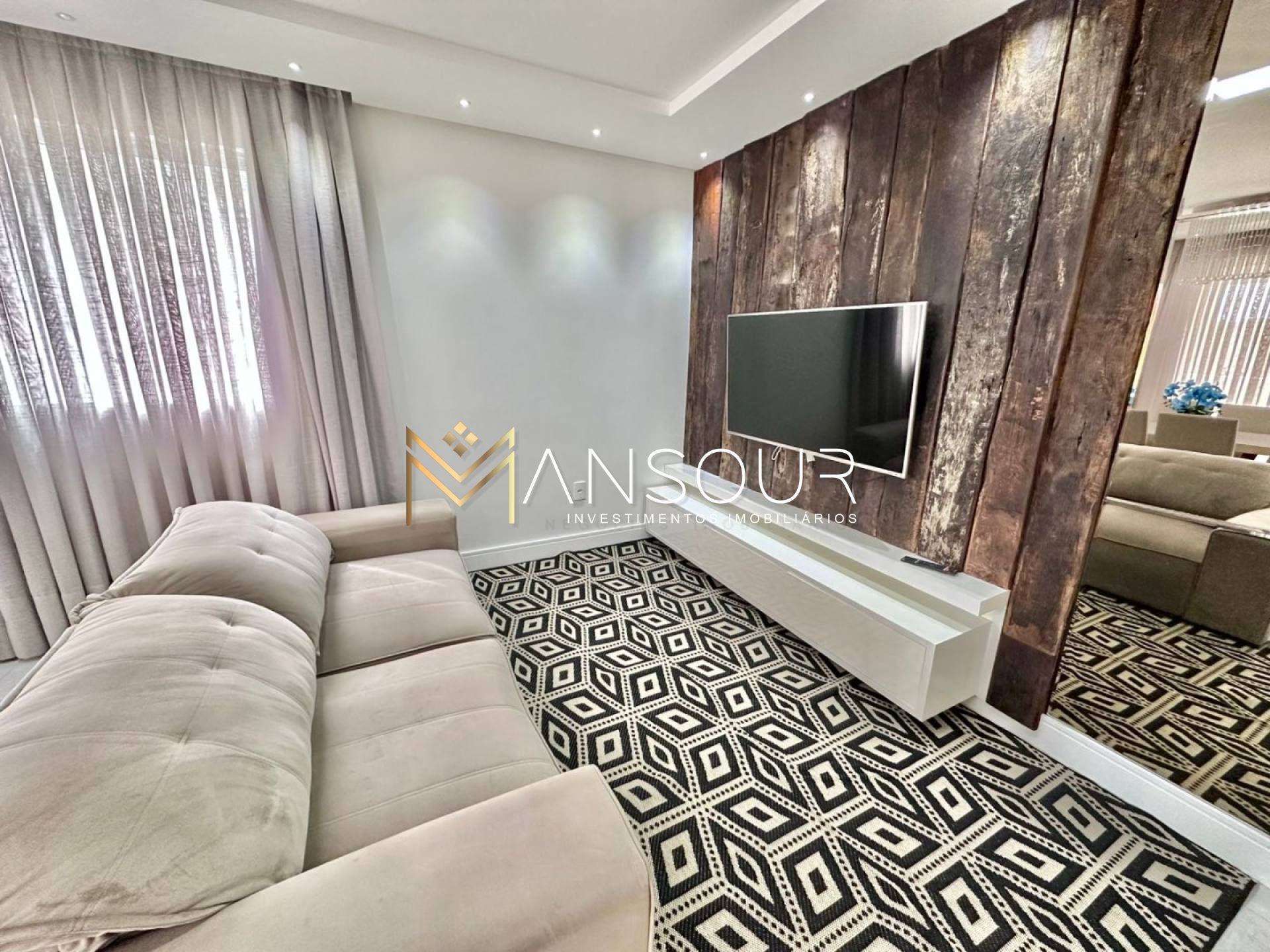 Apartamento Para Vender com 3 quartos 3 suítes no bairro Meia Praia em Itapema