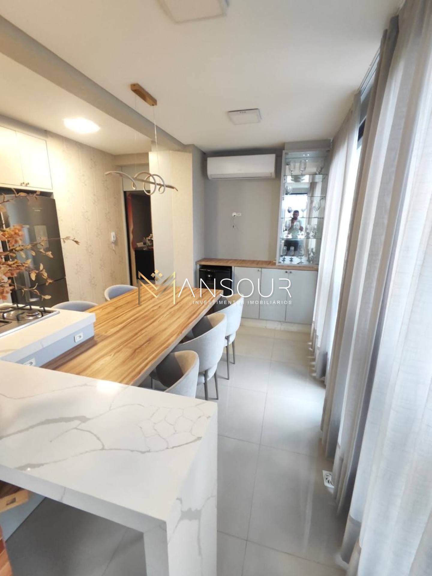 Apartamento Para Vender com 3 quartos 1 suítes no bairro Meia Praia em Itapema