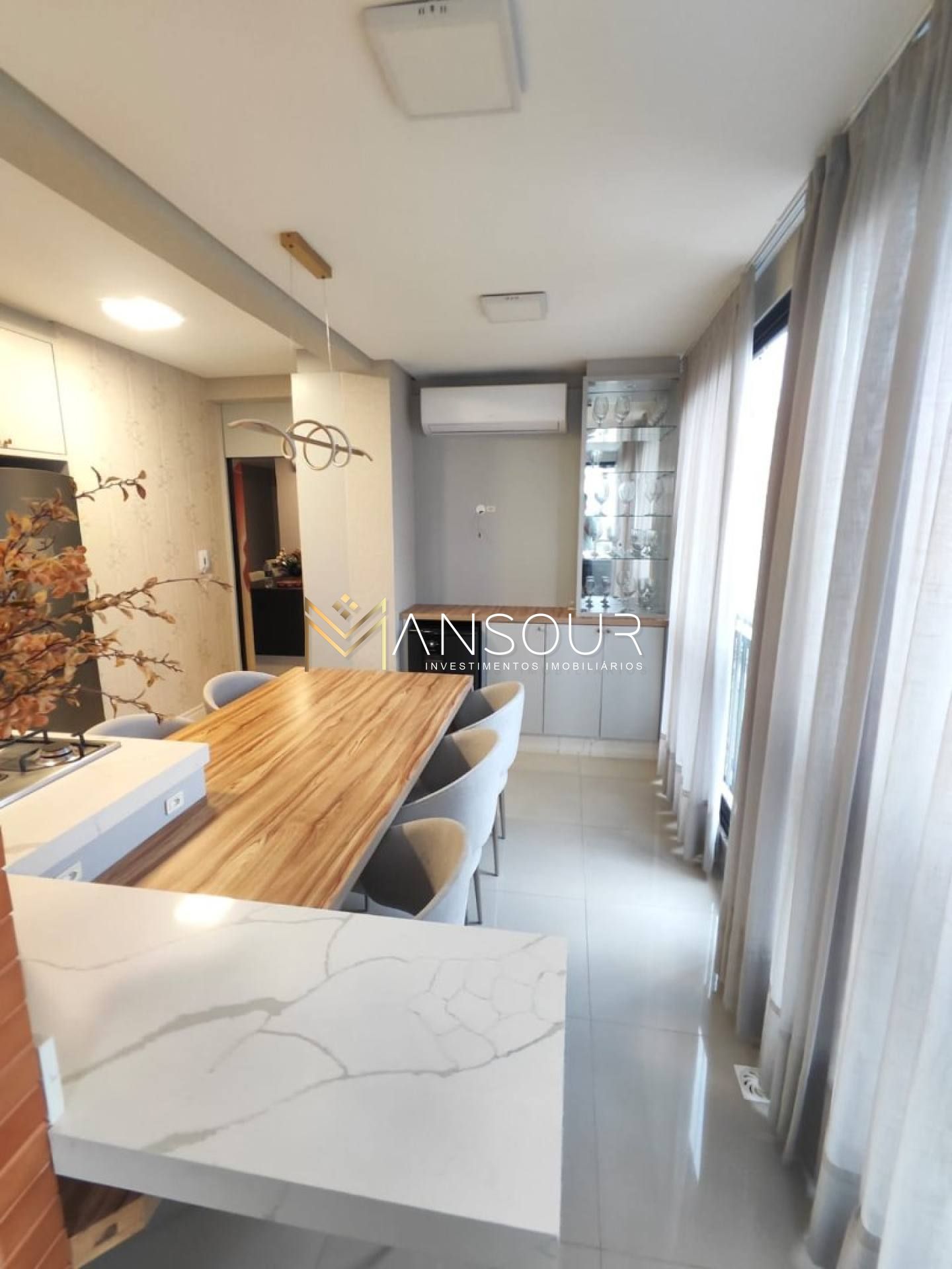 Apartamento Para Vender com 3 quartos 1 suítes no bairro Meia Praia em Itapema
