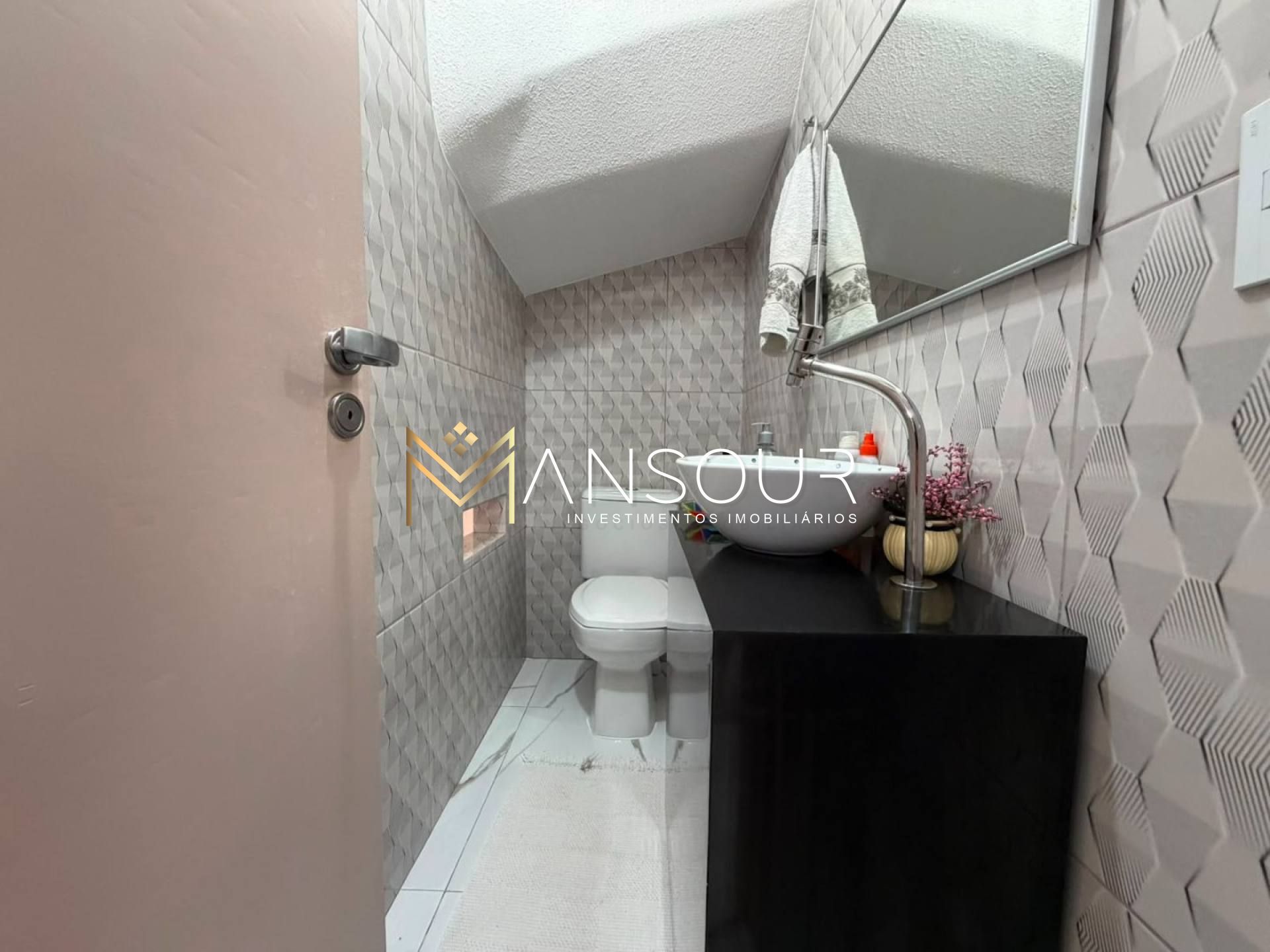 Casa Para Vender com 03 quartos 03 suítes no bairro Praia dos Amores em Balneário Camboriú