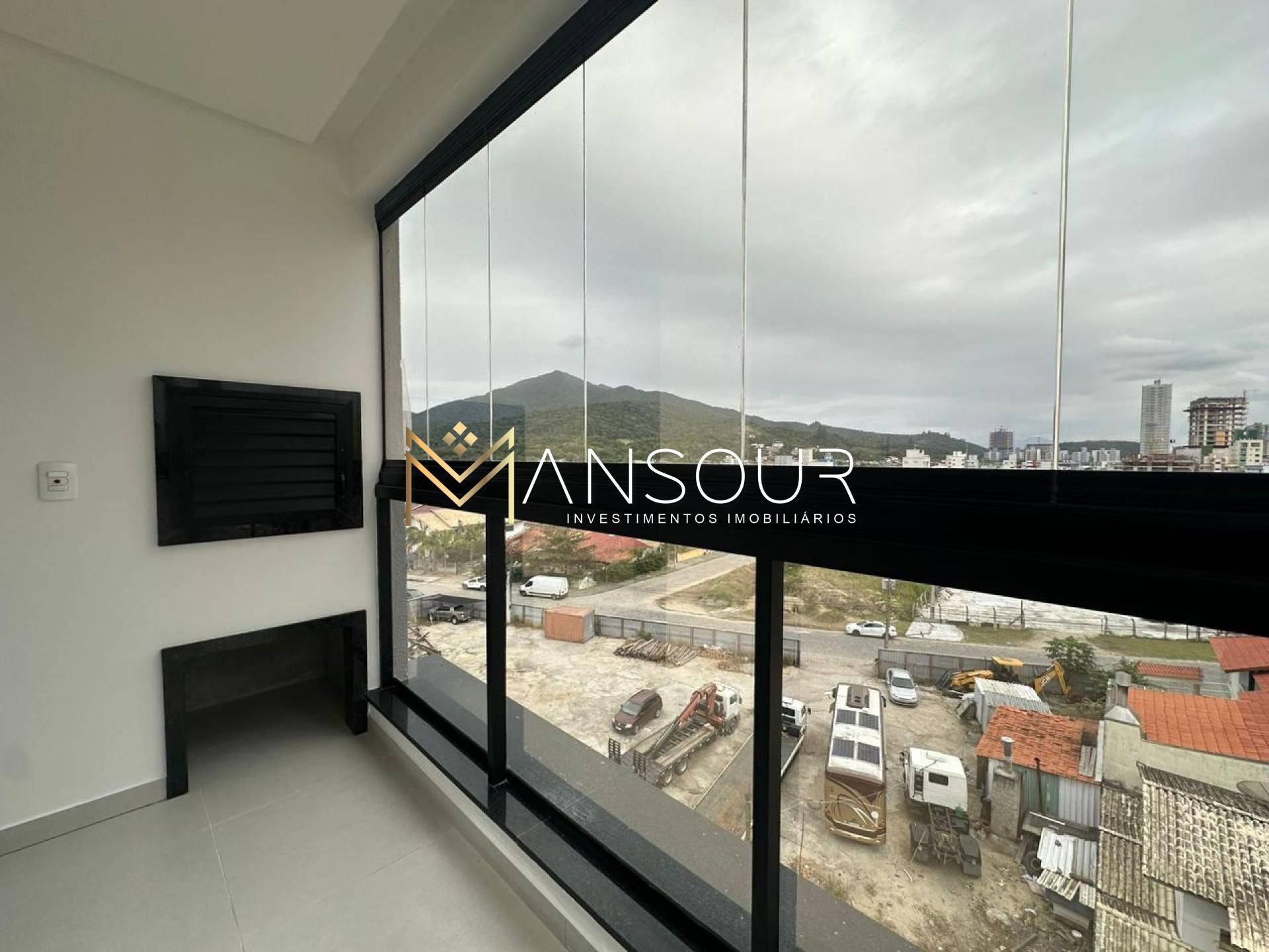 Apartamento Para Vender com 2 suítes no bairro Pereque em Porto Belo