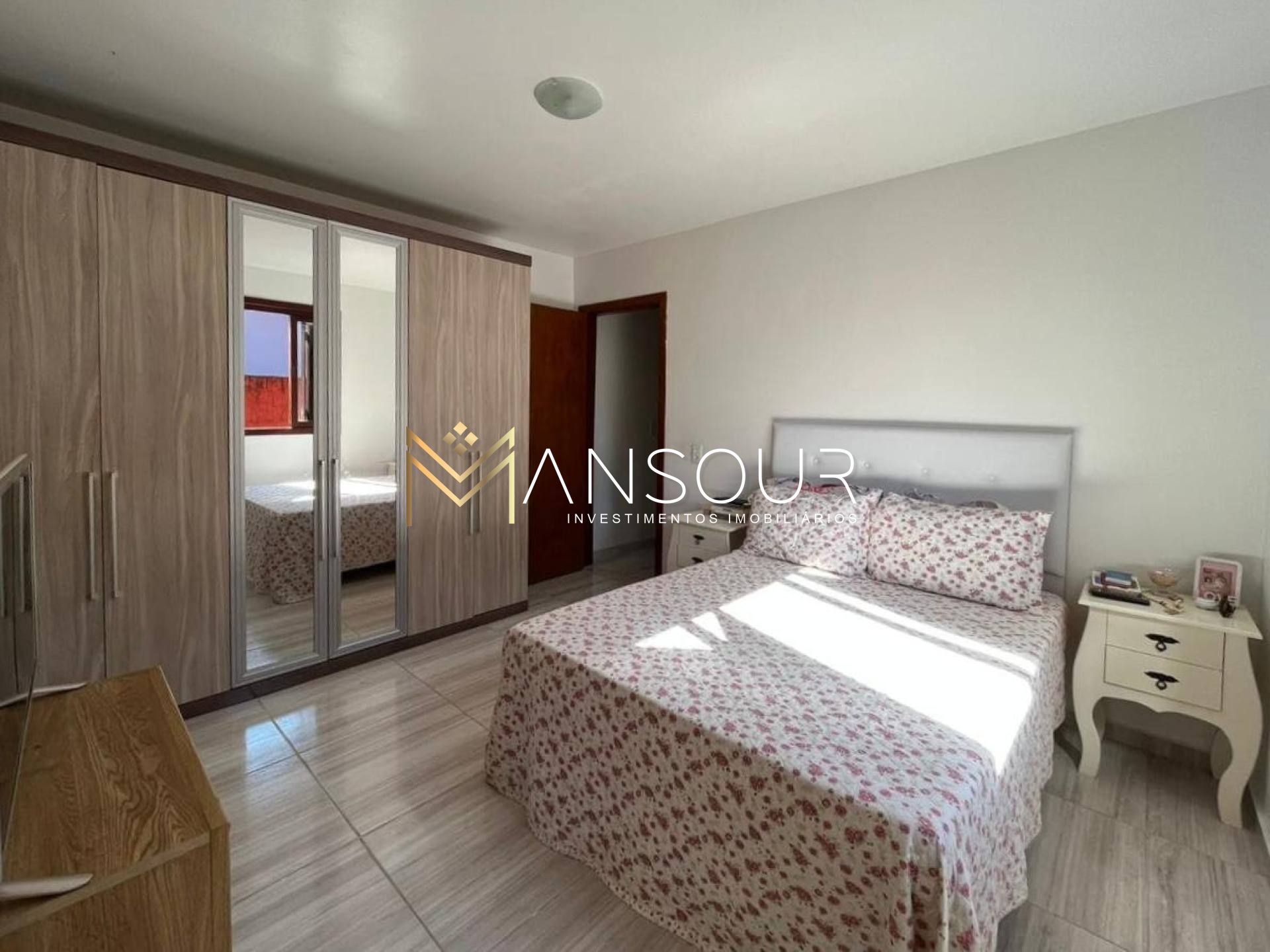 Casa Para Vender com 3 quartos e 1 suíte no bairro Jardim Dourado  em Porto Belo