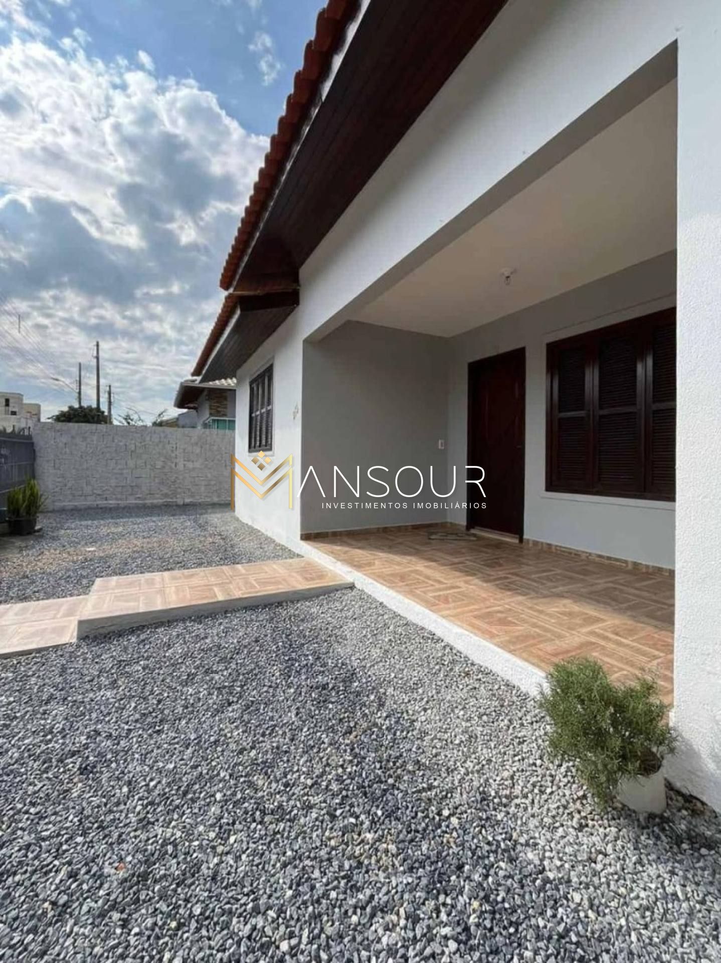 Casa Para Vender com 3 quartos e 1 suíte no bairro Jardim Dourado  em Porto Belo