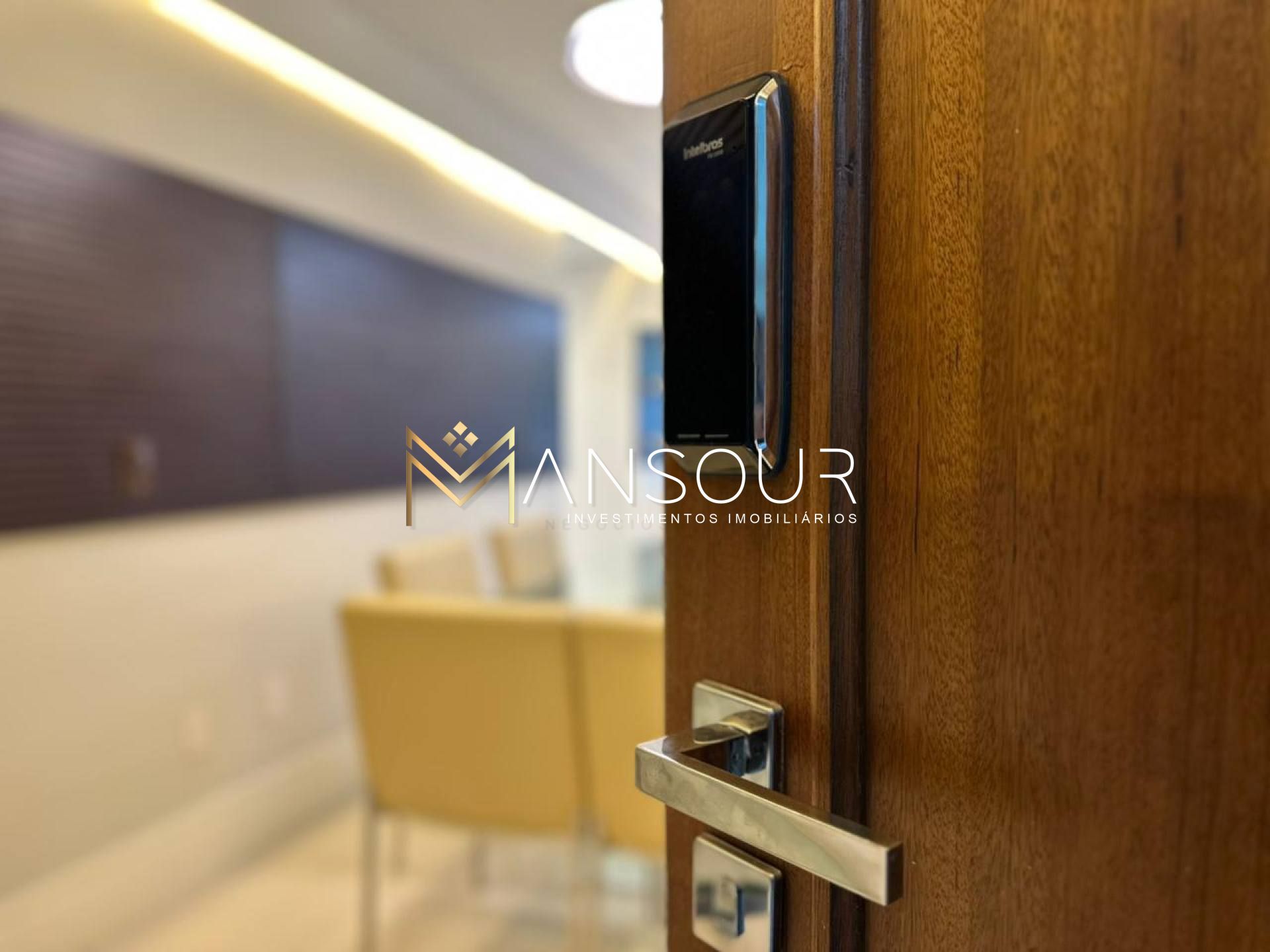 Apartamento Para Vender com 1 quarto e 2 suítes no bairro Avenida Atlântica  em Balneário Camboriú
