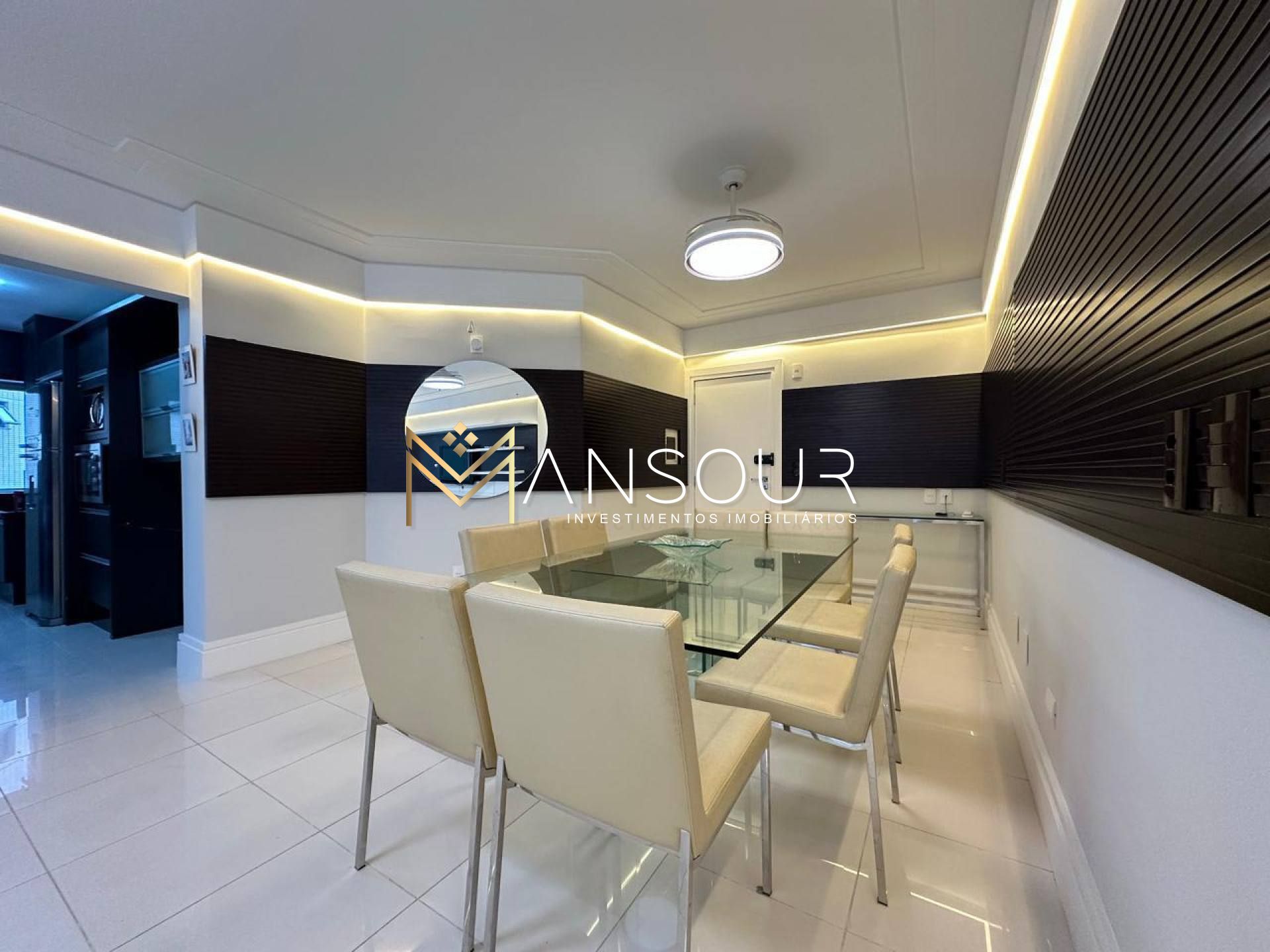 Apartamento Para Vender com 1 quarto e 2 suítes no bairro Avenida Atlântica  em Balneário Camboriú
