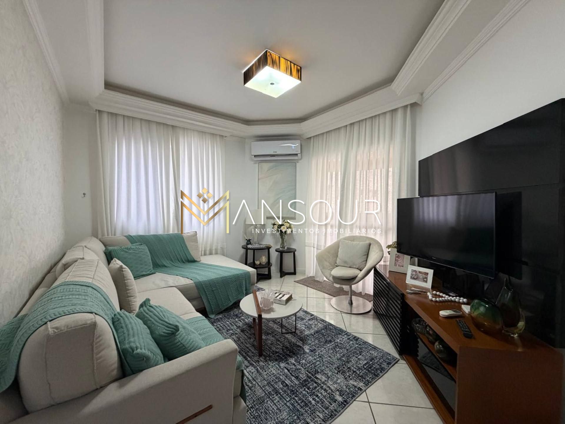 Apartamento Para Vender com 2 quartos E 1 suíte no bairro Meia Praia em Itapema