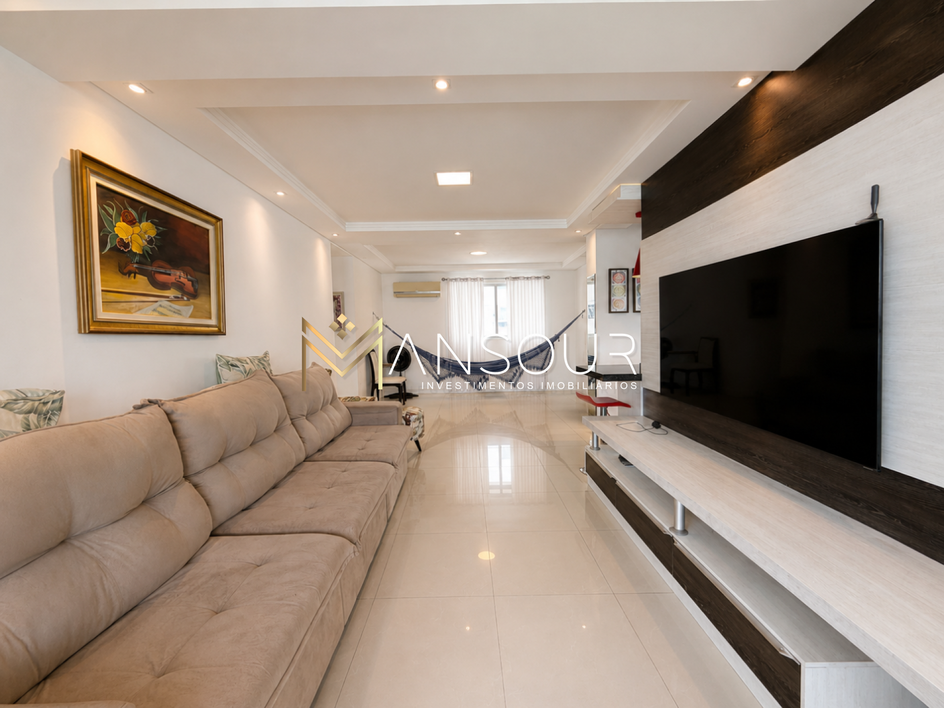 Apartamento Para Vender com 03 suítes no bairro Pioneiros em Balneário Camboriú
