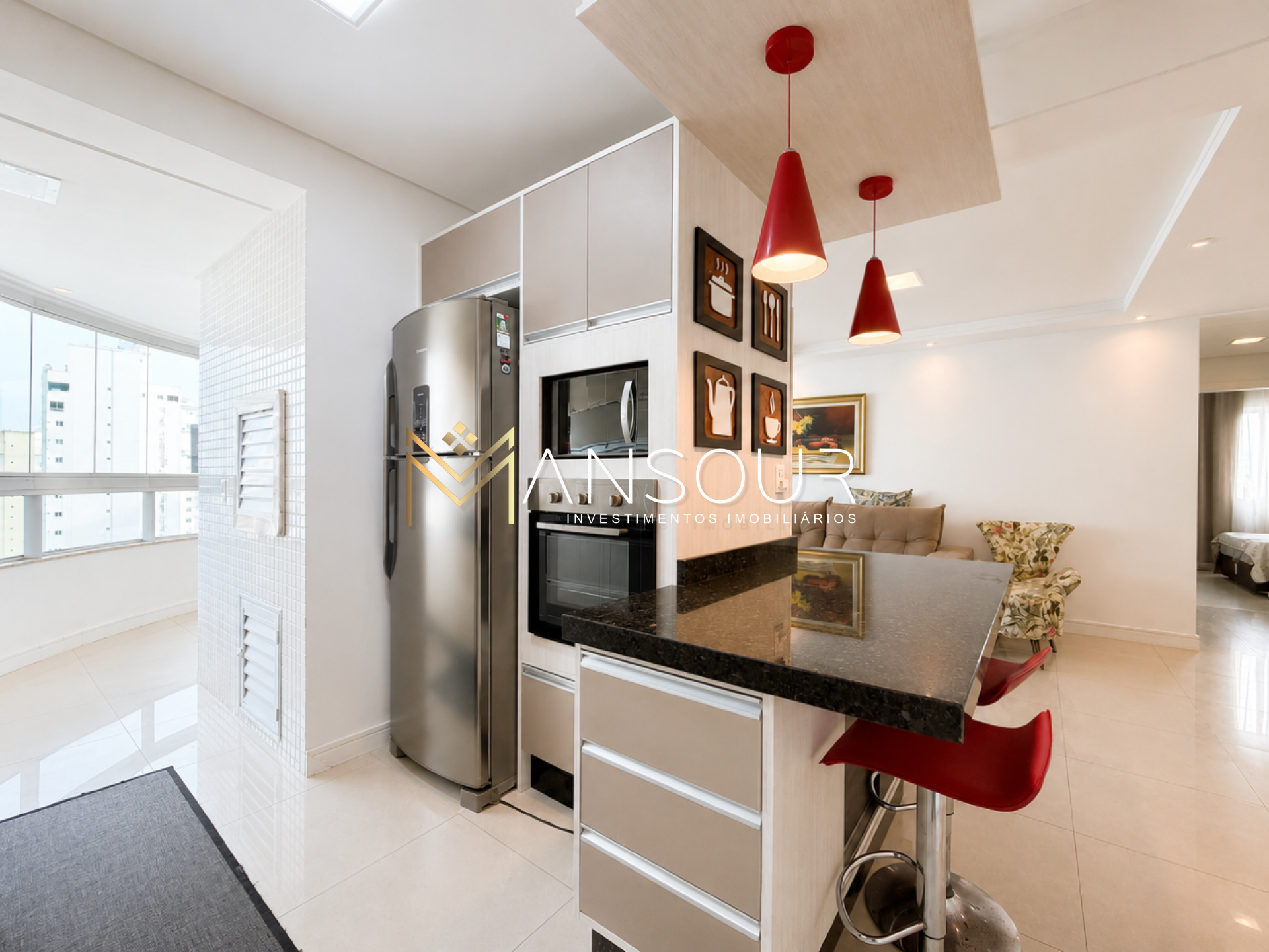 Apartamento Para Vender com 03 suítes no bairro Pioneiros em Balneário Camboriú