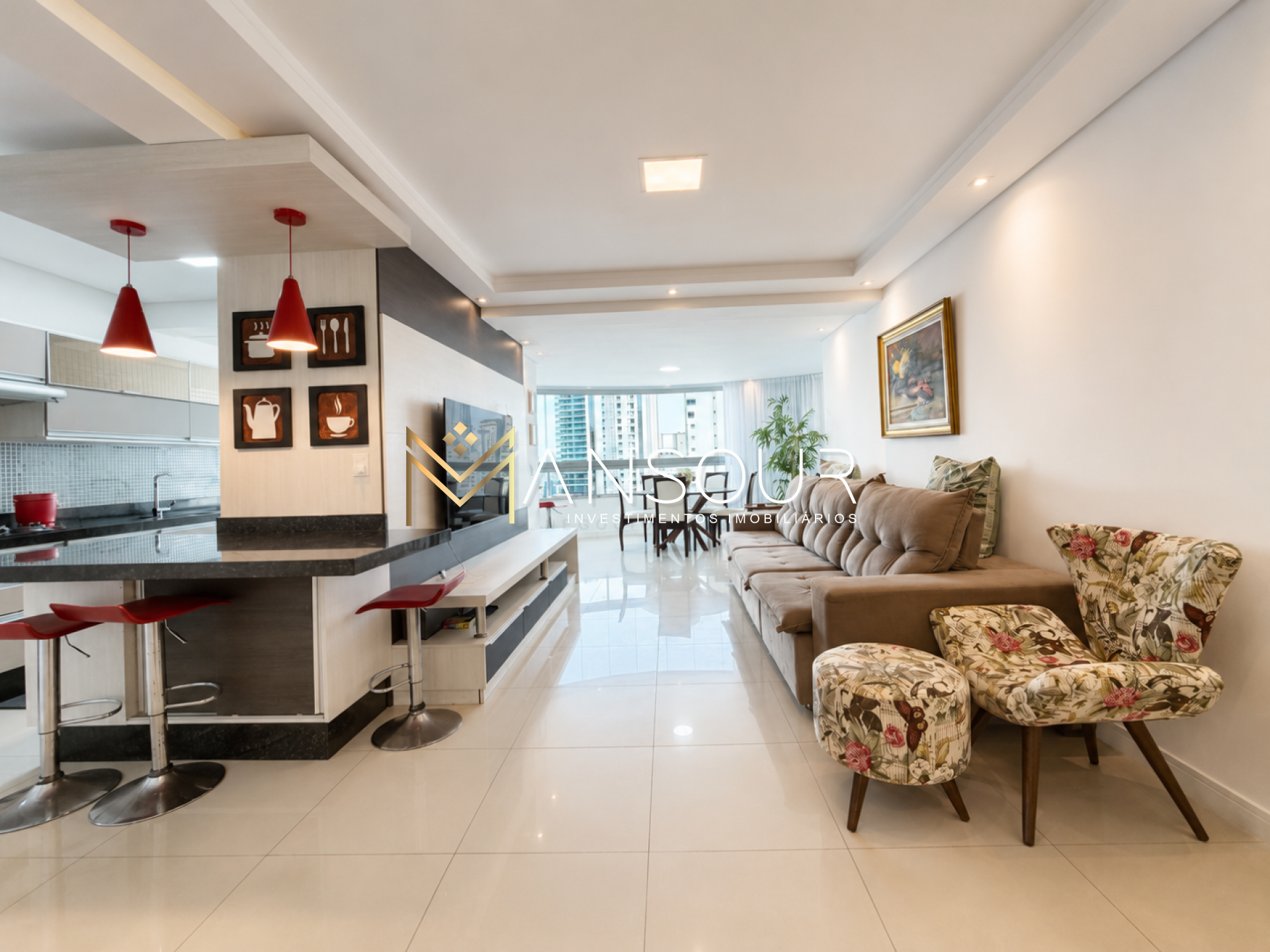 Apartamento Para Vender com 03 suítes no bairro Pioneiros em Balneário Camboriú
