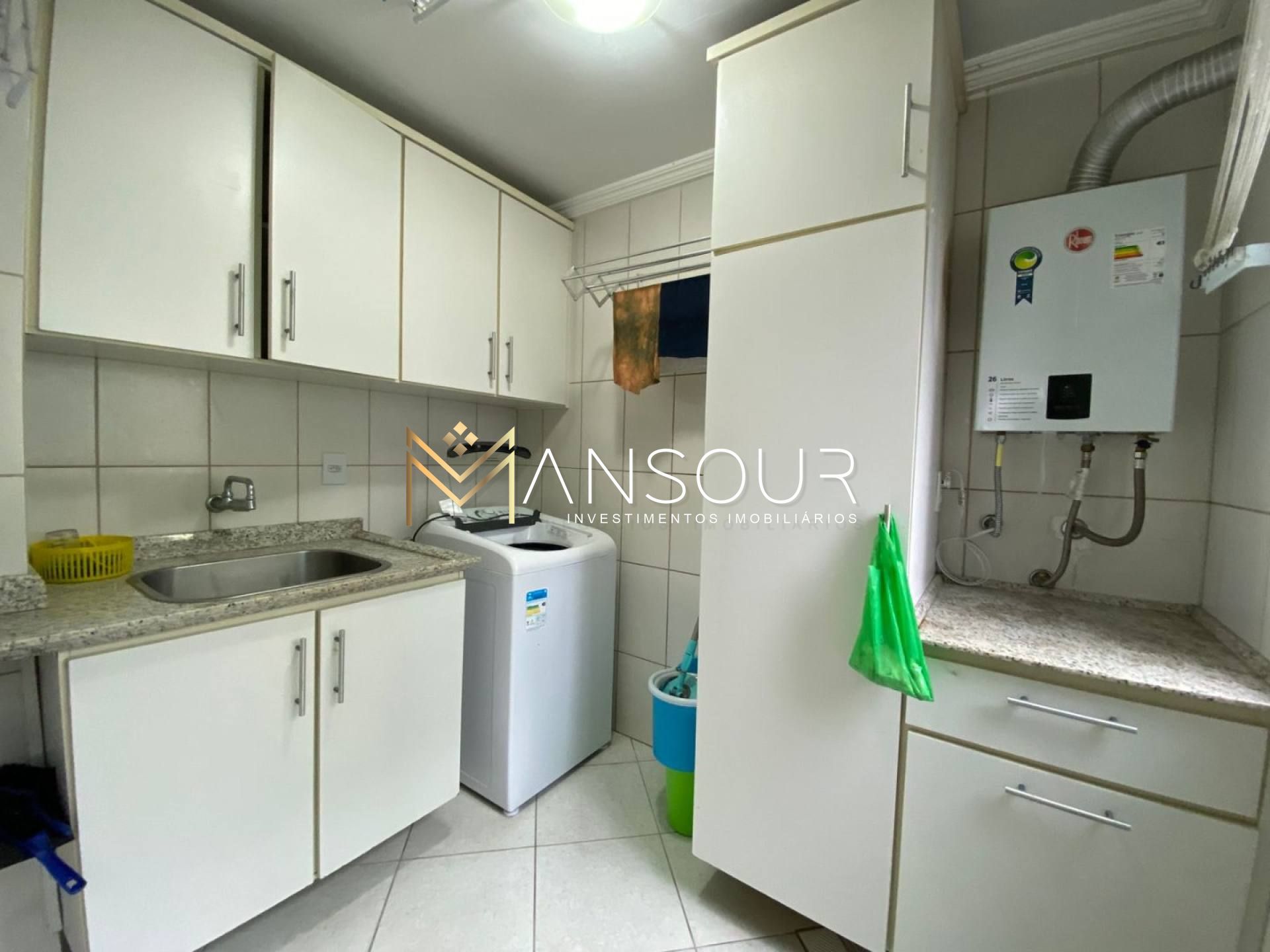 Apartamento Para Vender com 02 quartos e 02 suítes no bairro Meia Praia em Itapema