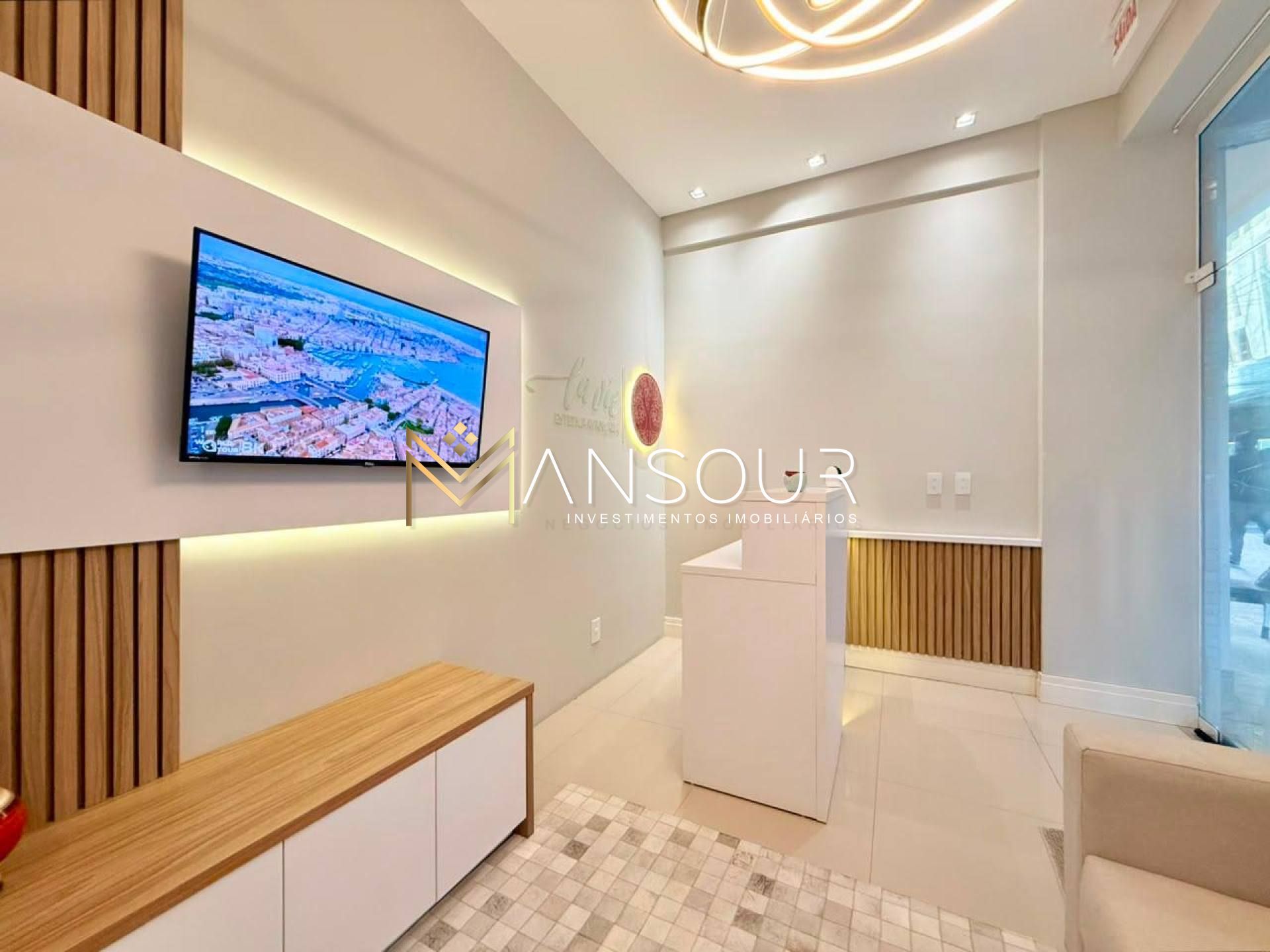 Imóvel Comercial Para Vender no bairro Meia Praia em Itapema