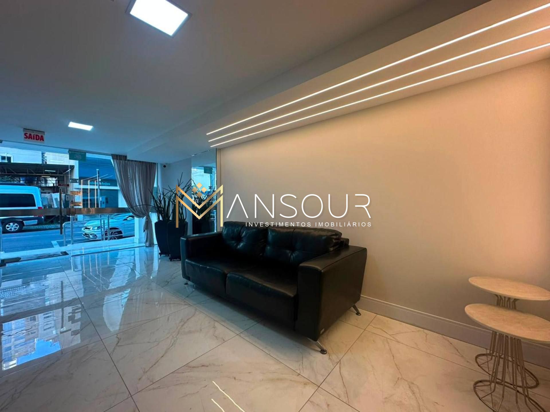 Apartamento Para Vender com 02 quartos e 01 suítes no bairro Meia Praia em Itapema