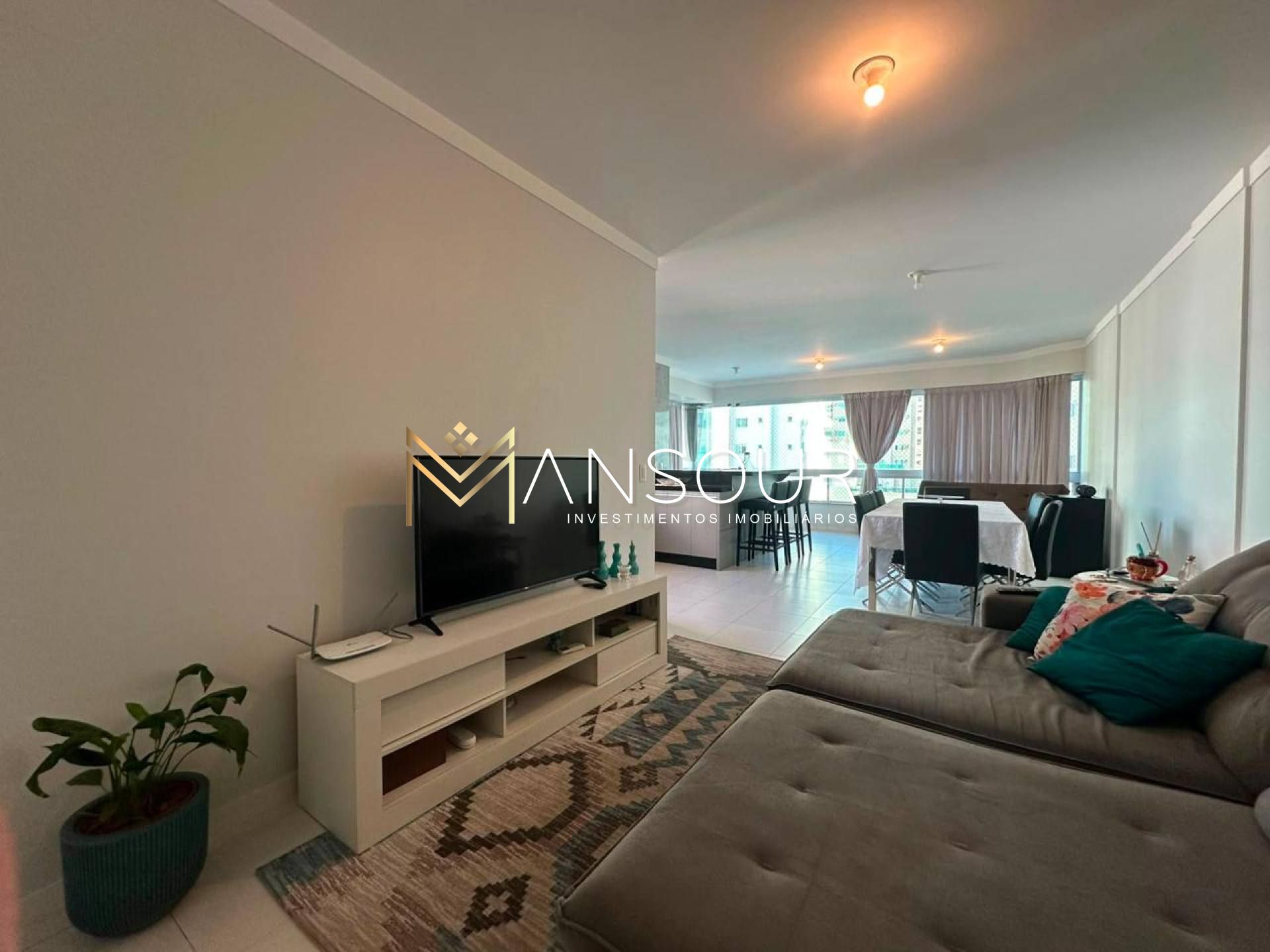 Apartamento Para Vender com 02 quartos e 01 suítes no bairro Meia Praia em Itapema