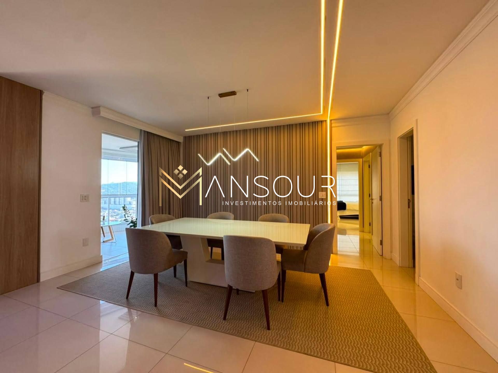 Apartamento Para Vender 03 suítes no bairro Centro em Balneário Camboriú